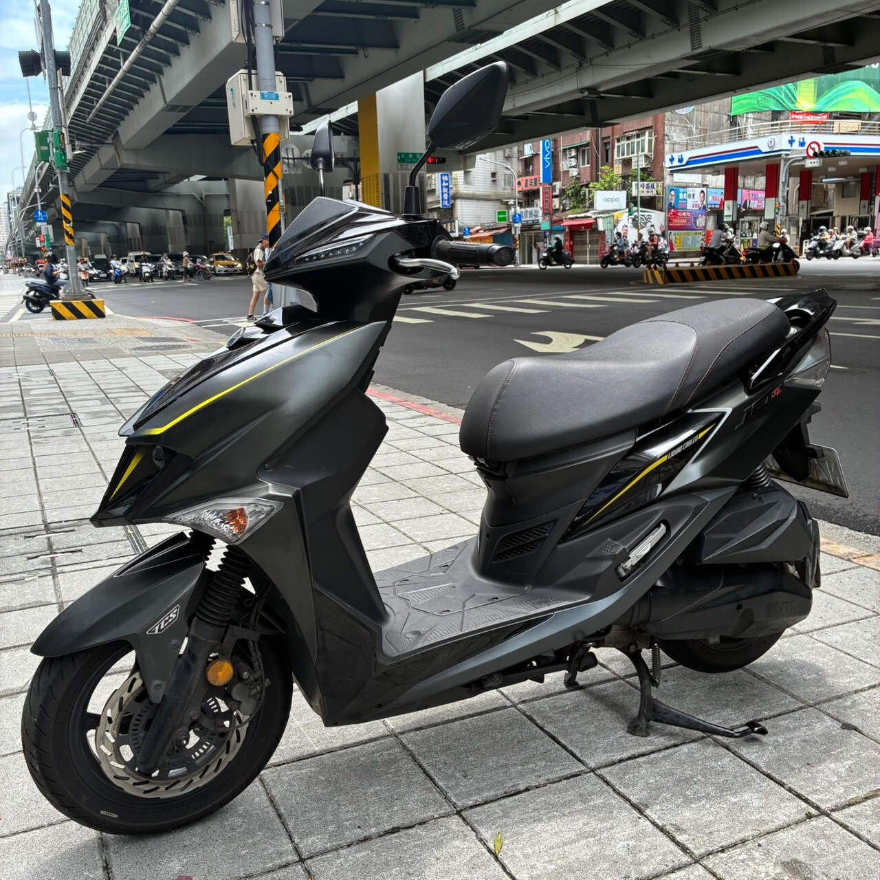 LINE_ALBUM_JET125_0339_260810_4