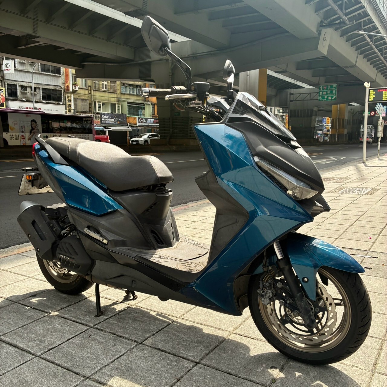 LINE_ALBUM_KRV_8137_260810_2
