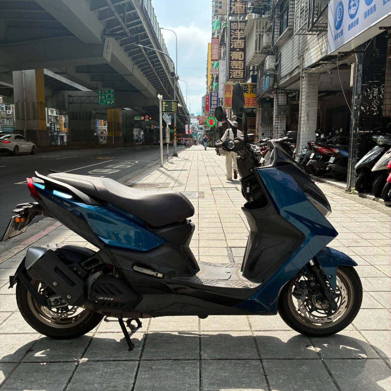 LINE_ALBUM_KRV_8137_260810_1