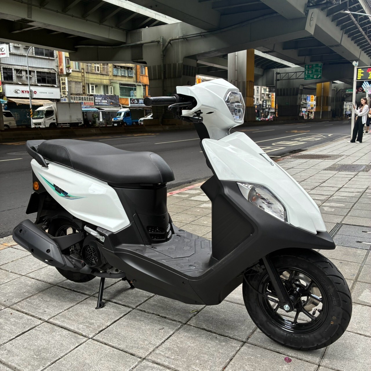 LINE_ALBUM__5201_260811_2