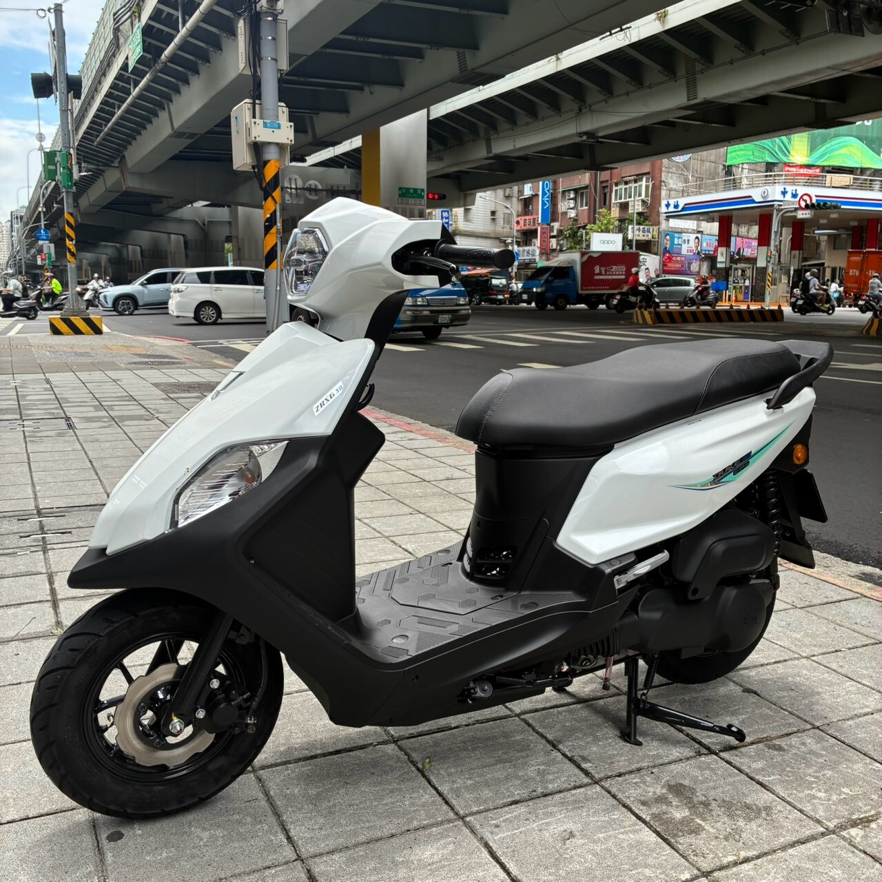 LINE_ALBUM__5201_260811_4