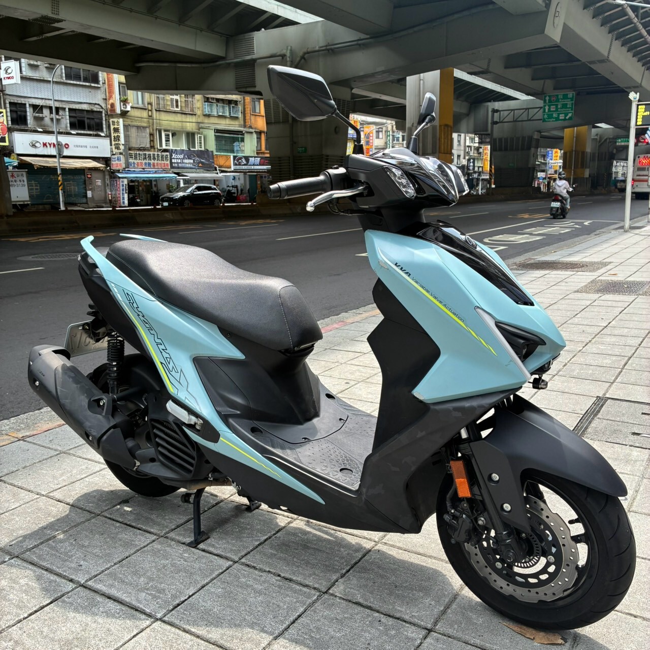 LINE_ALBUM__3517_260811_2