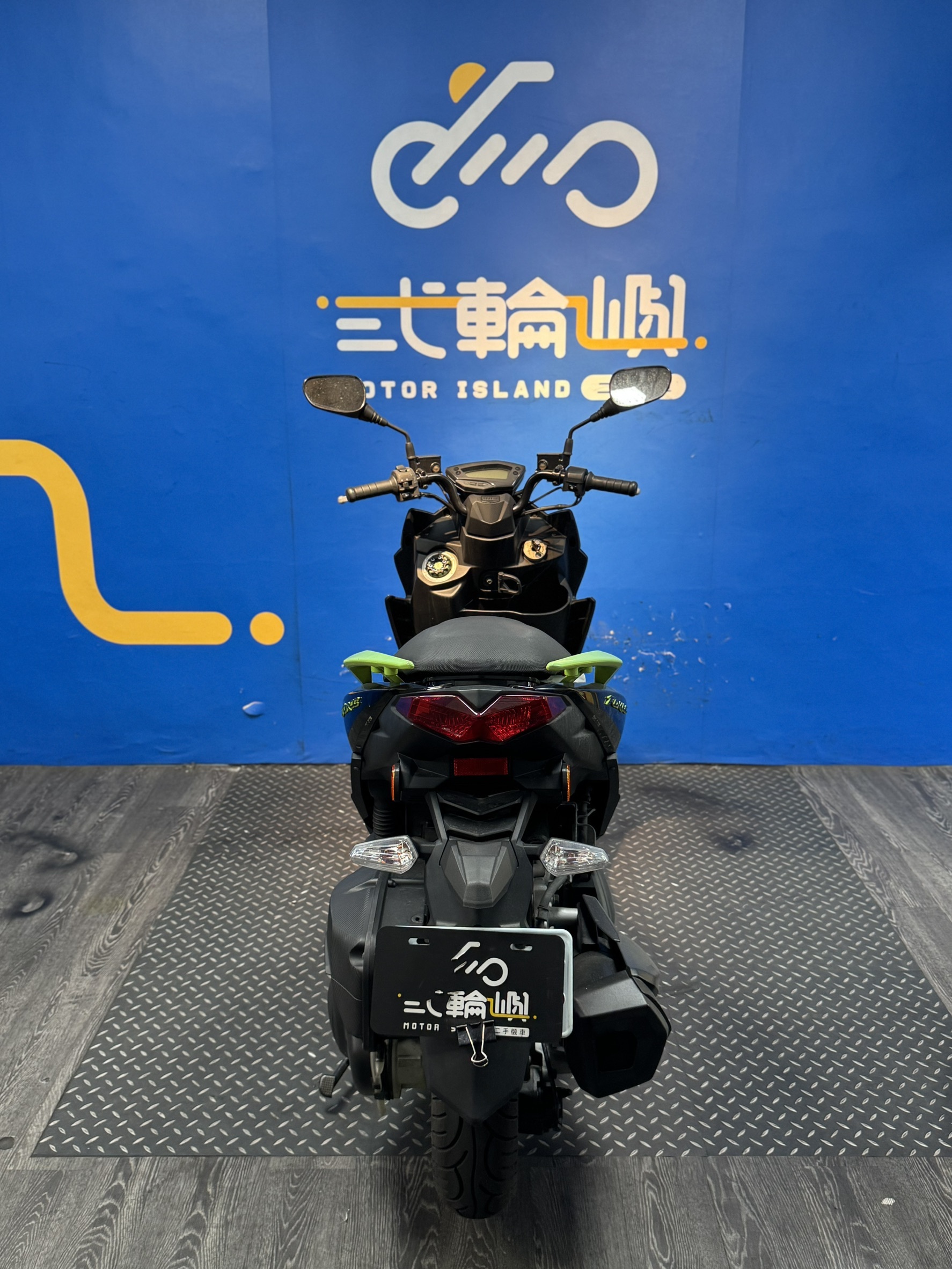 line_oa_chat_260814_165203_group_9