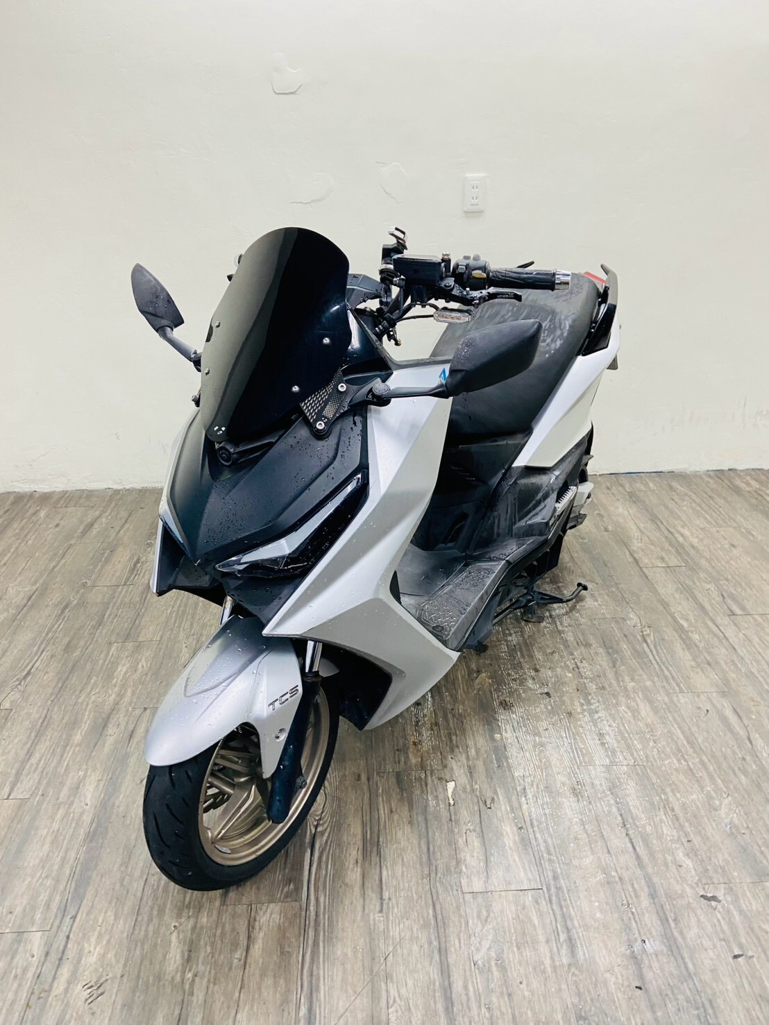 LINE_ALBUM__0108_260825_2