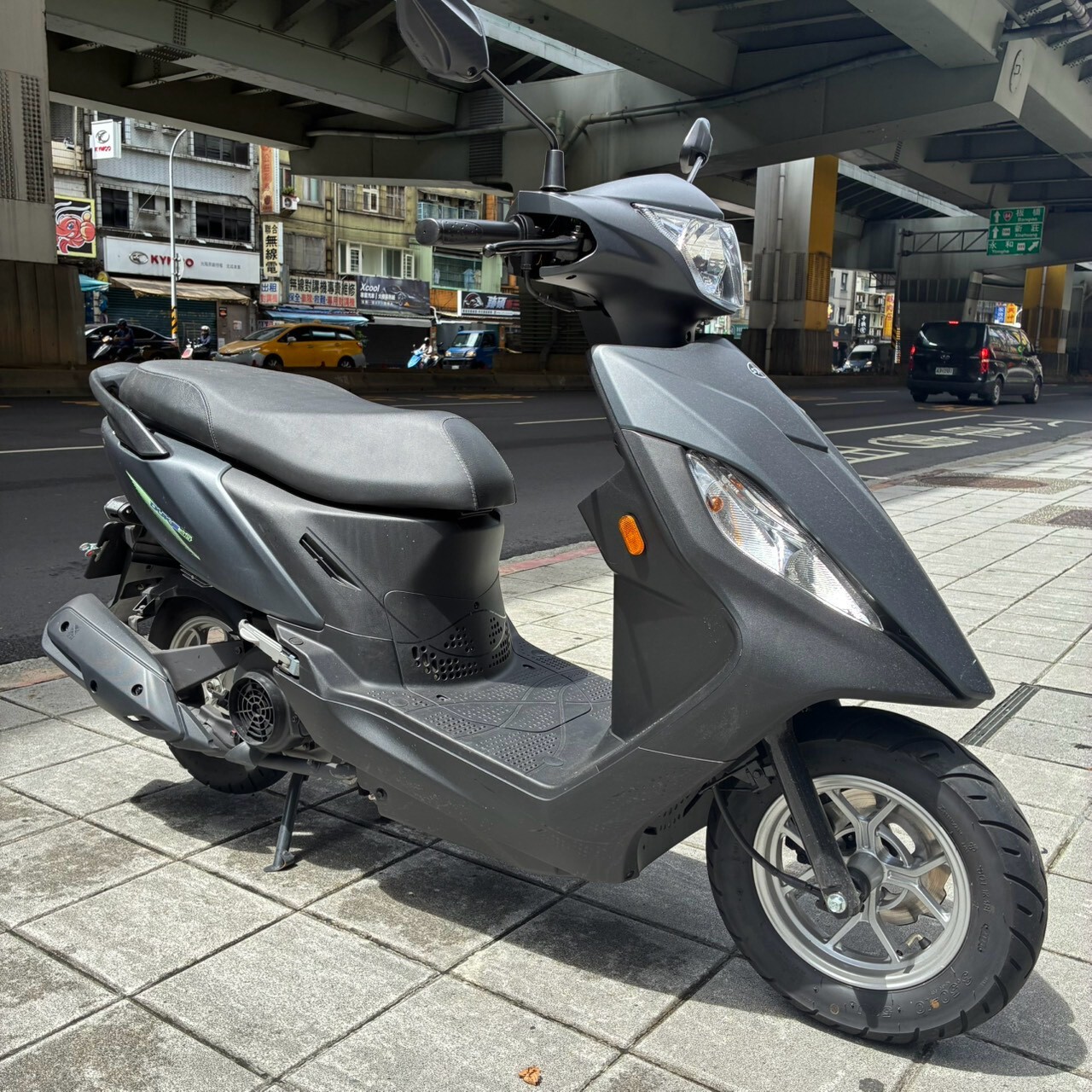LINE_ALBUM__8296_260826_2