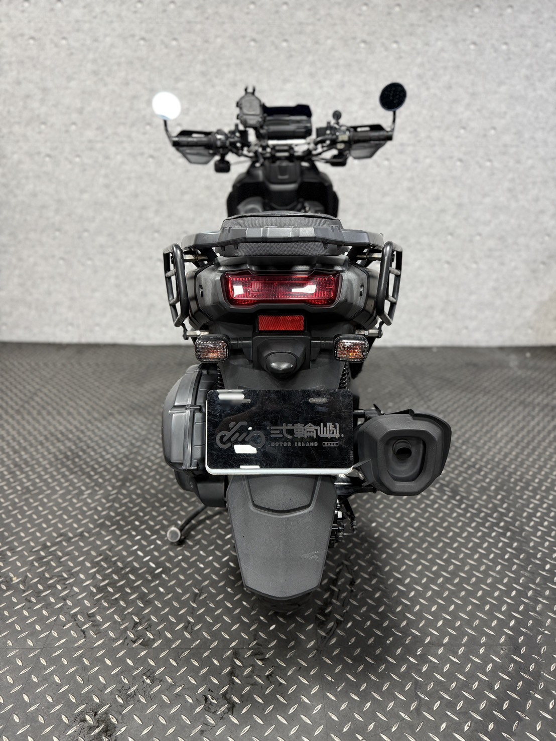 S__318947337_0