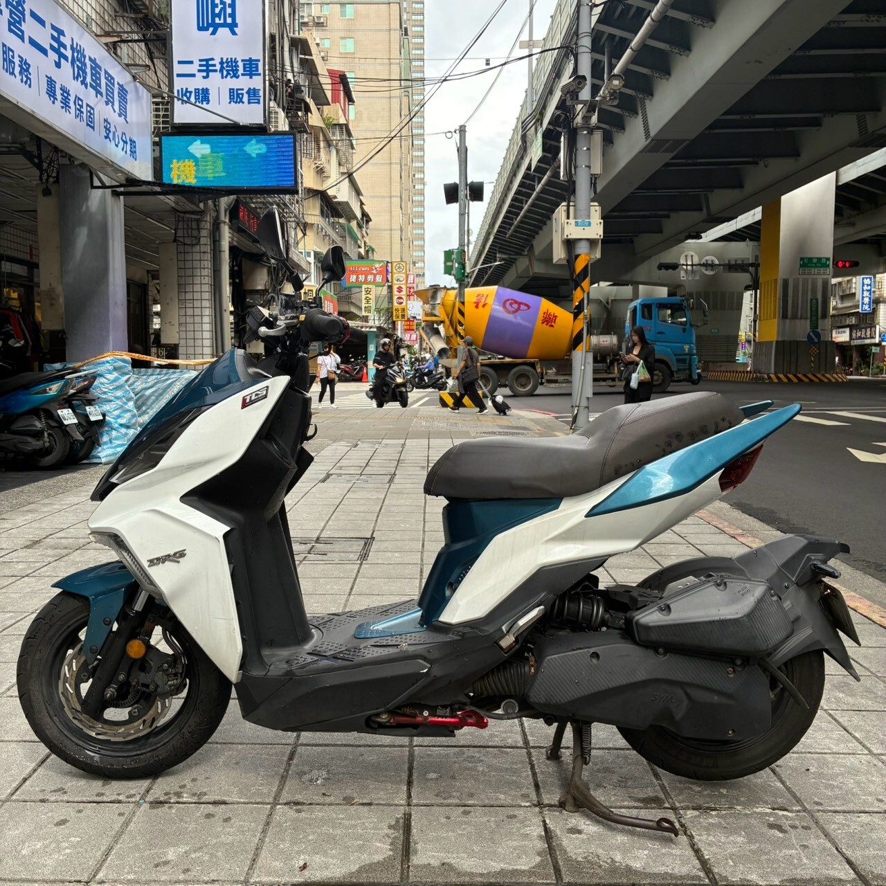 LINE_ALBUM_DRG_7878_260902_5