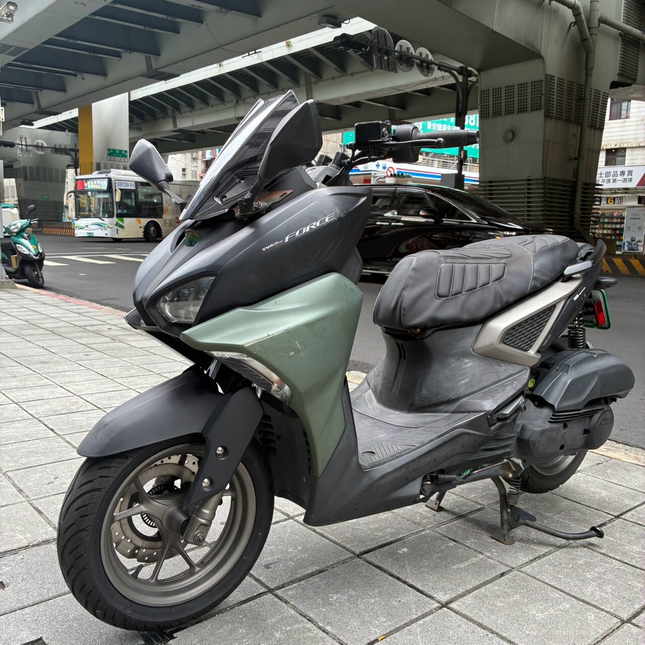 LINE_ALBUM_Force2.0_9068_260916_4