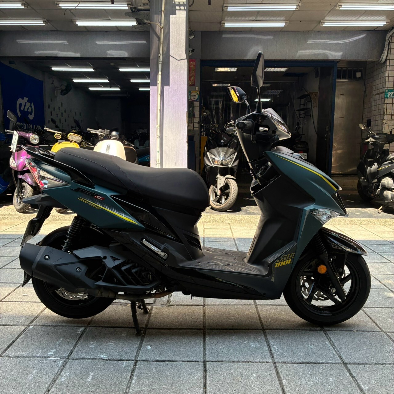 LINE_ALBUM__2130_260922_5