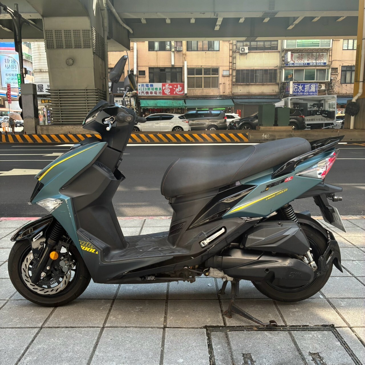 LINE_ALBUM__2130_260922_4