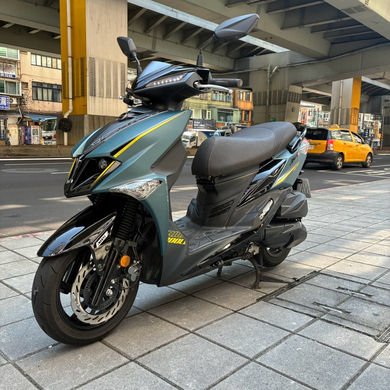 LINE_ALBUM__2130_260922_2