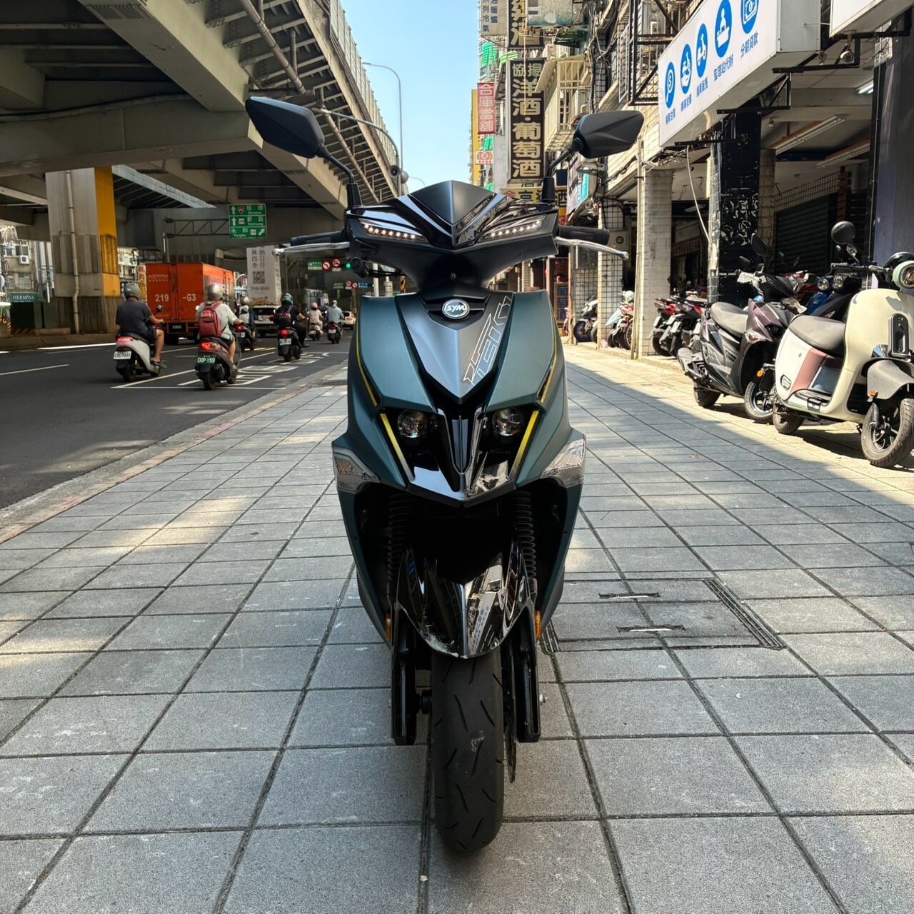 LINE_ALBUM__2130_260922_1