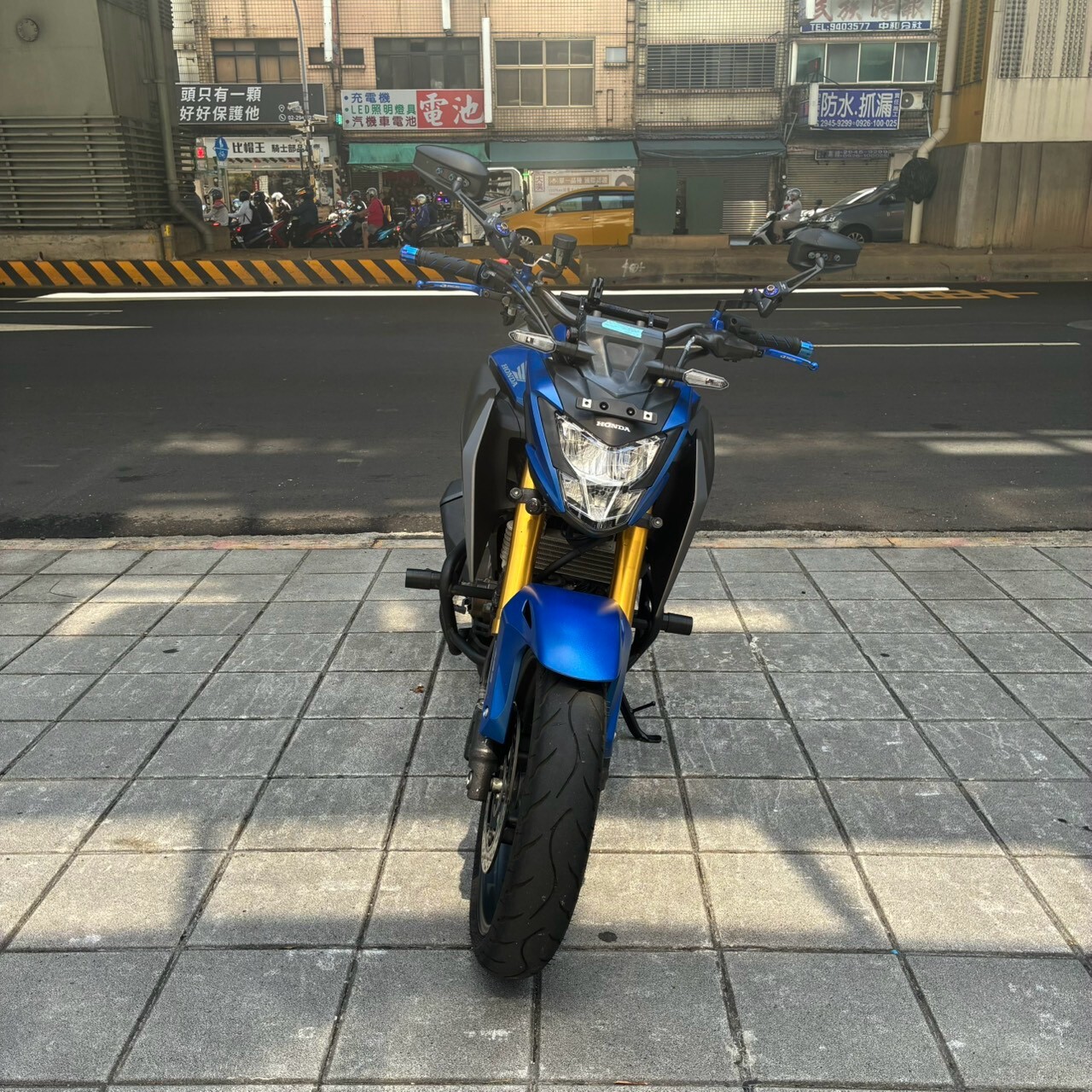 LINE_ALBUM_CB300F_0516_260923_3