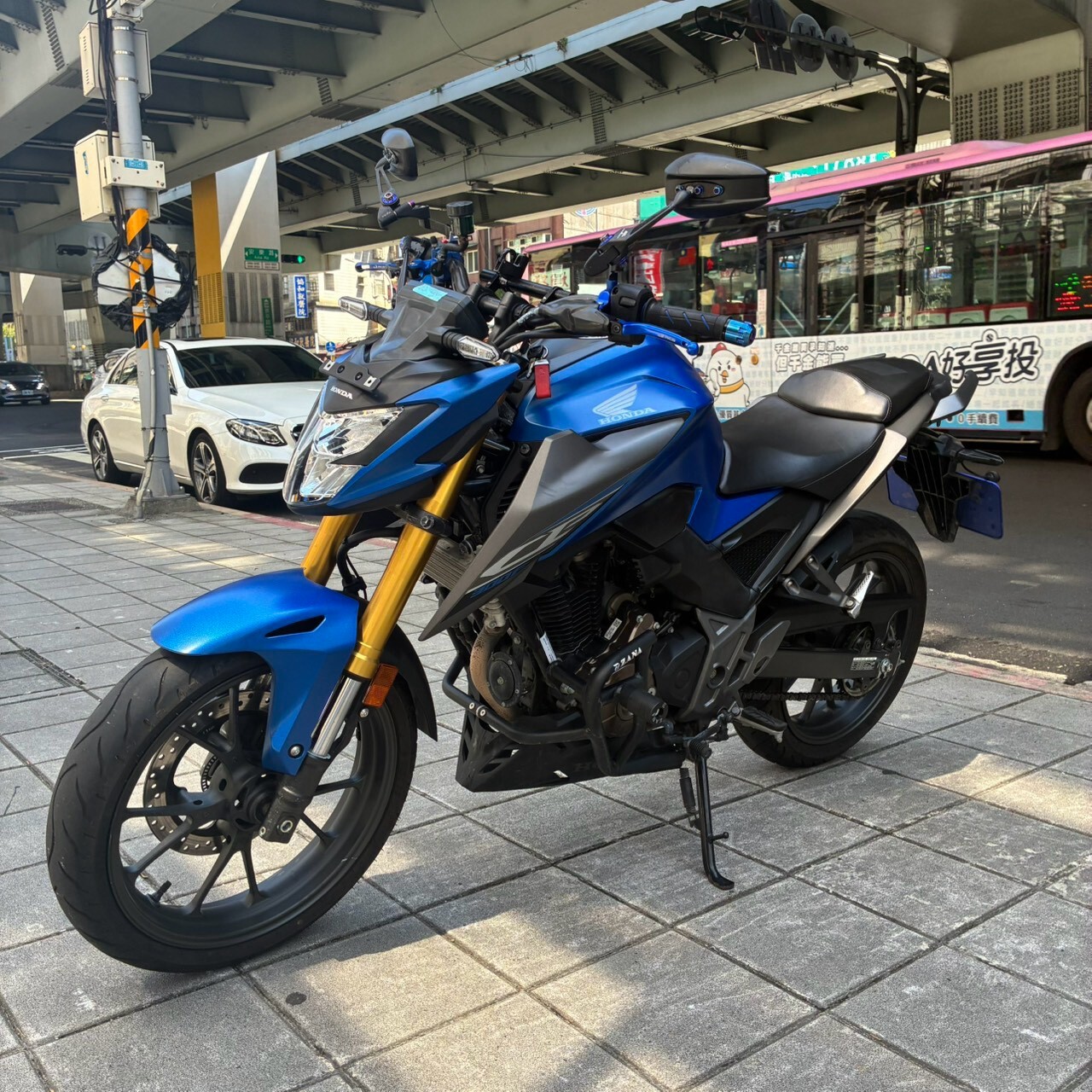 LINE_ALBUM_CB300F_0516_260923_4