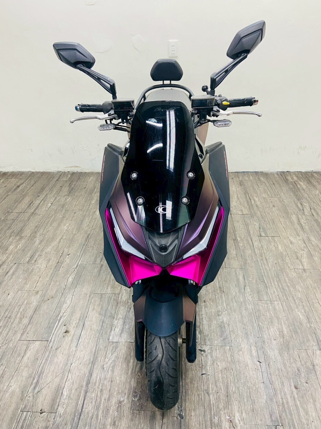 LINE_ALBUM_2023 光陽 ROMA GT 180 _5768 $86000 里程12XXX_260505_1