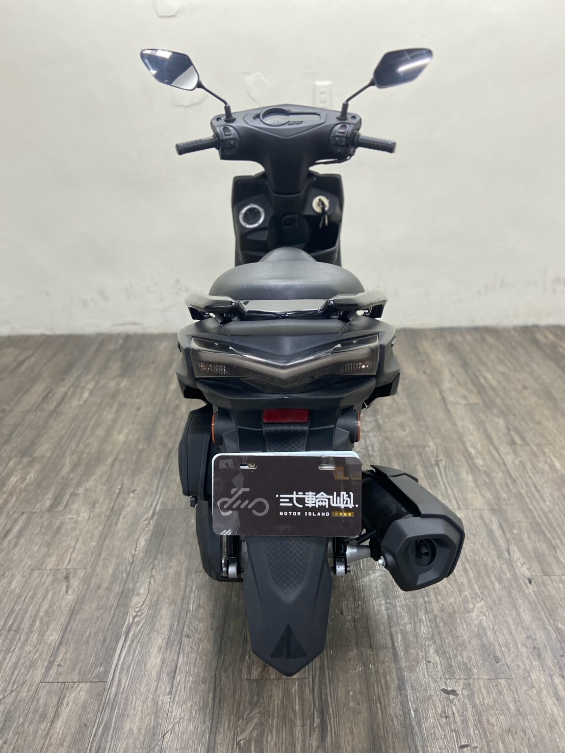 LINE_ALBUM__6116_260925_6