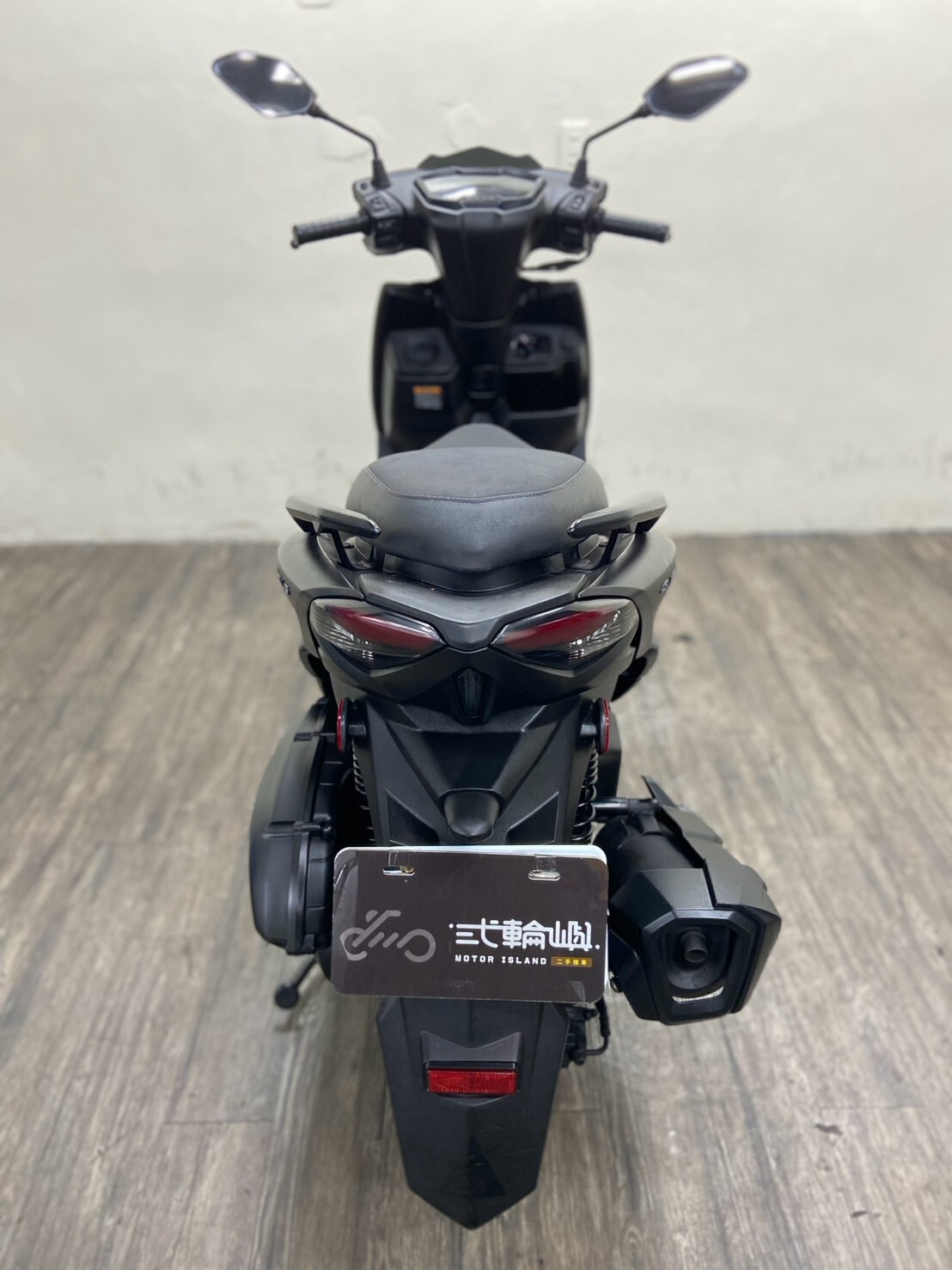 LINE_ALBUM__0130_260925_6