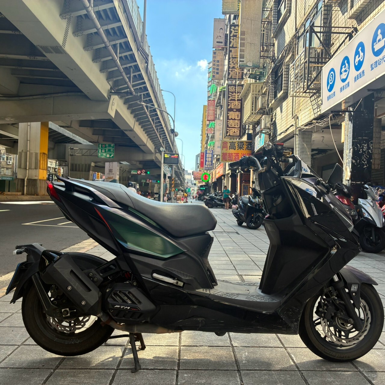 LINE_ALBUM_KRV_5137_260930_1