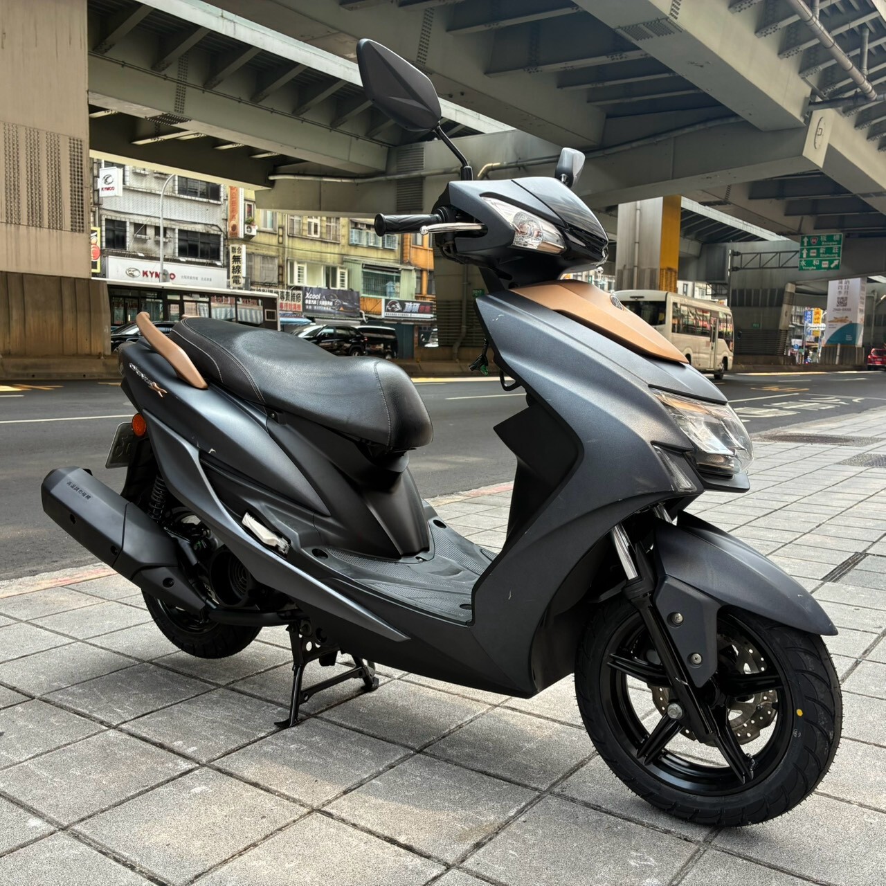 LINE_ALBUM_五代_9053_261001_2