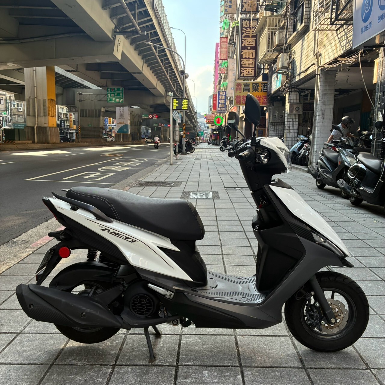 LINE_ALBUM_RS_3366_261002_1