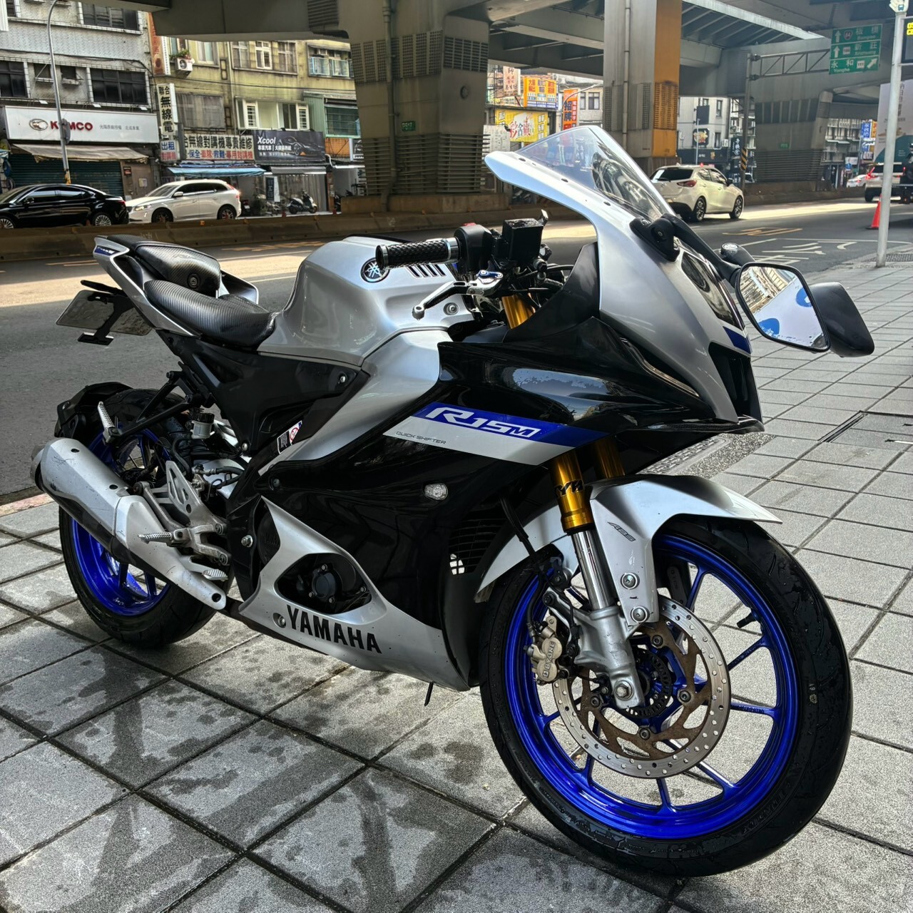 LINE_ALBUM_R15_6538_261002_2