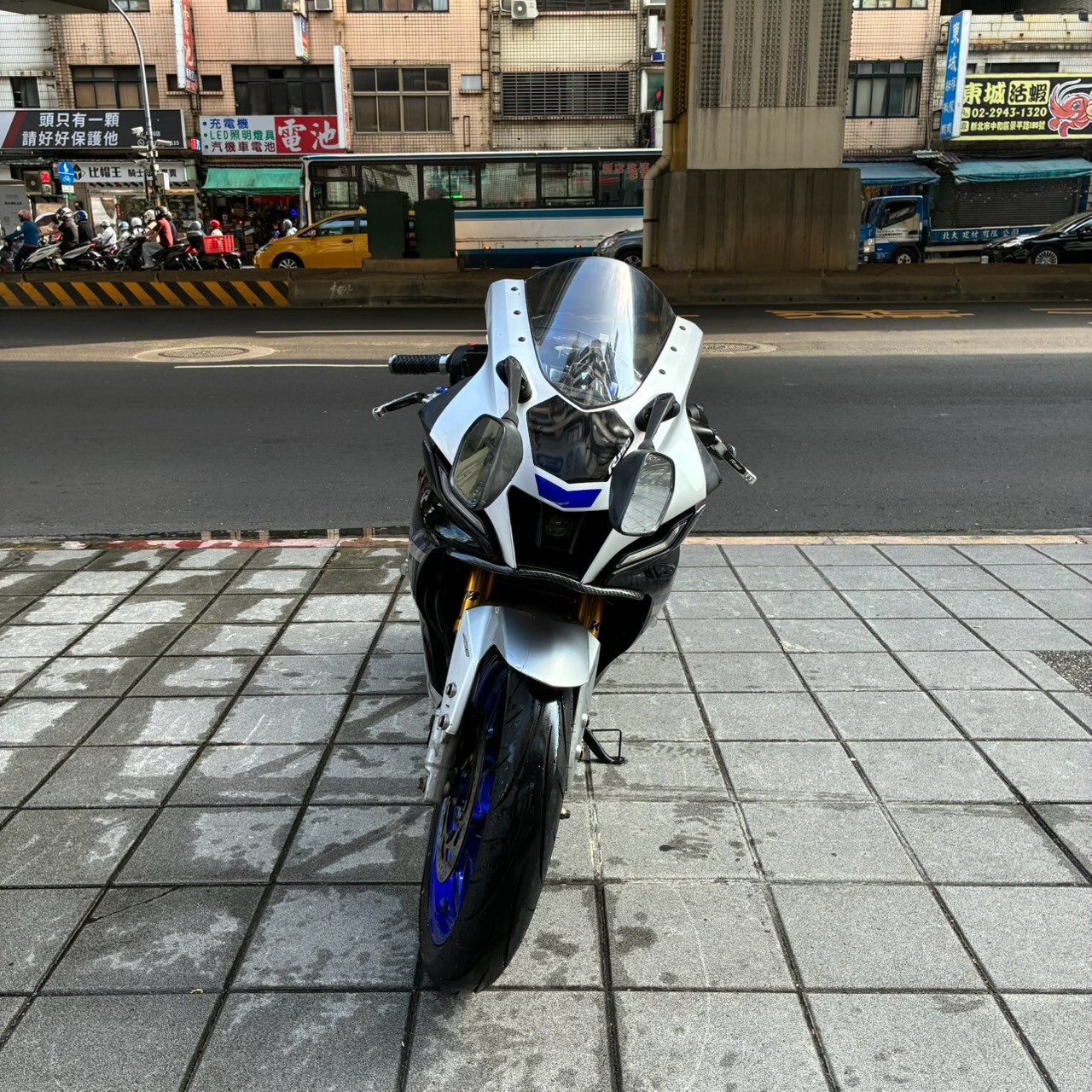 LINE_ALBUM_R15_6538_261002_3