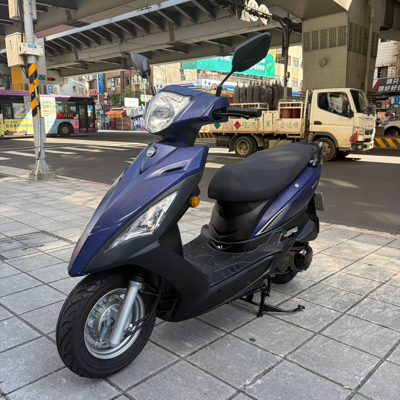 LINE_ALBUM__3212_261009_2