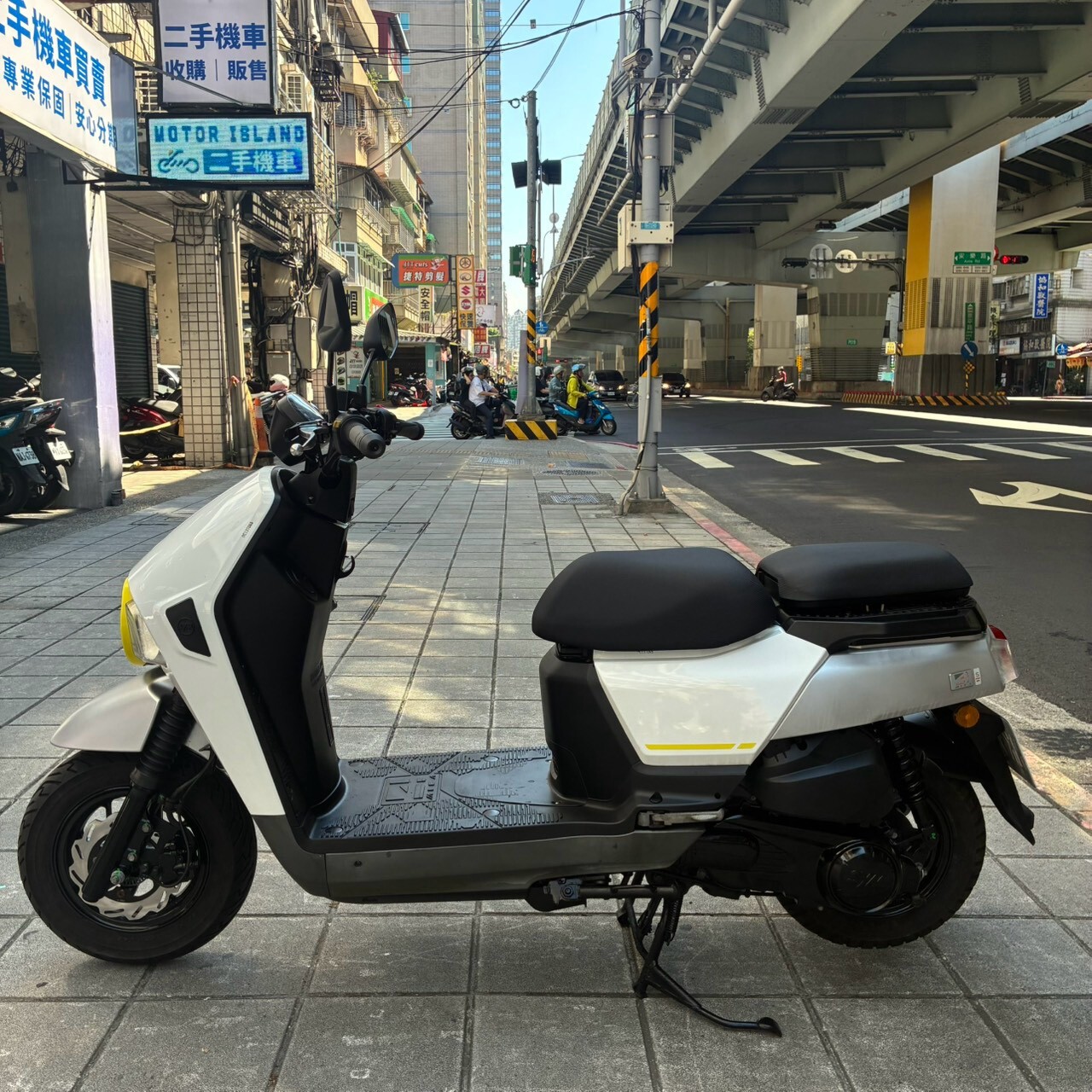 LINE_ALBUM__7187_261012_5
