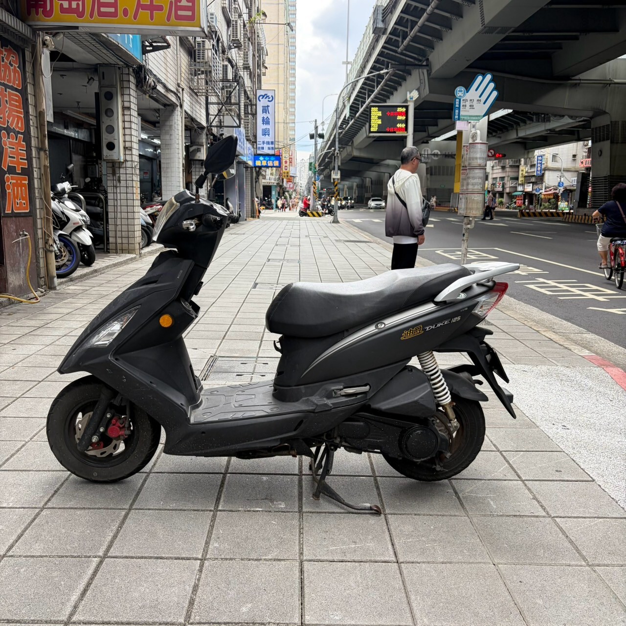 LINE_ALBUM__7136_261012_4
