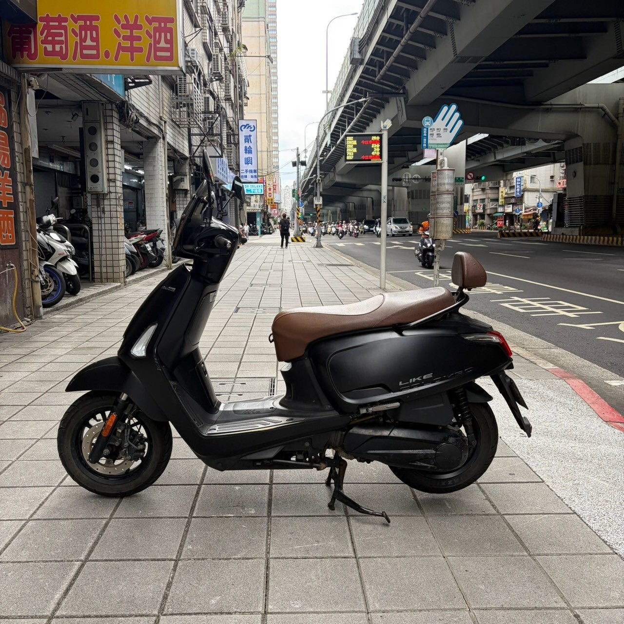 LINE_ALBUM__7196_261012_4