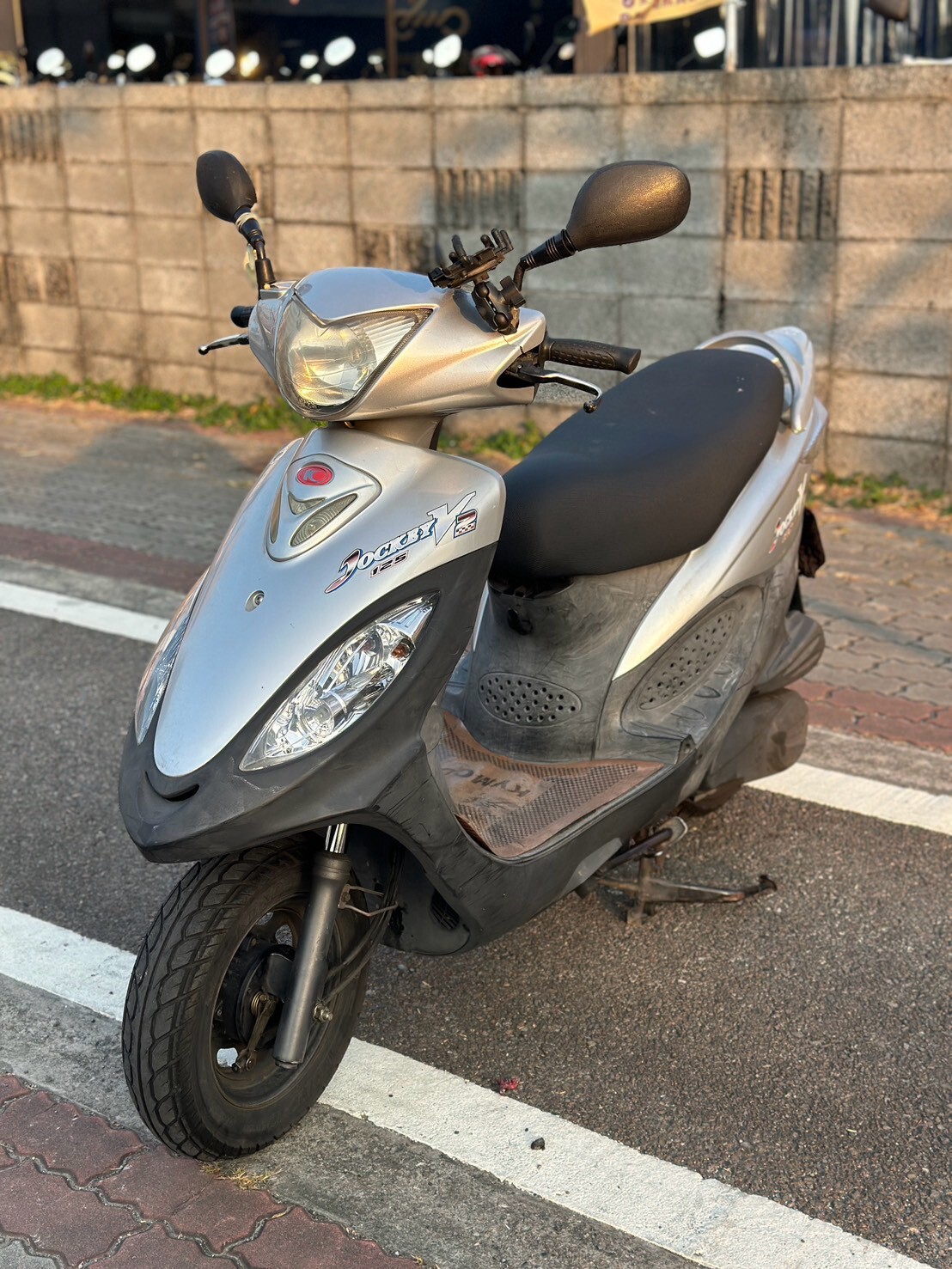 LINE_ALBUM_2013 光陽 奔騰 V2 125 鼓煞 _390 404xxKM $19,999 (現況）_261013_1
