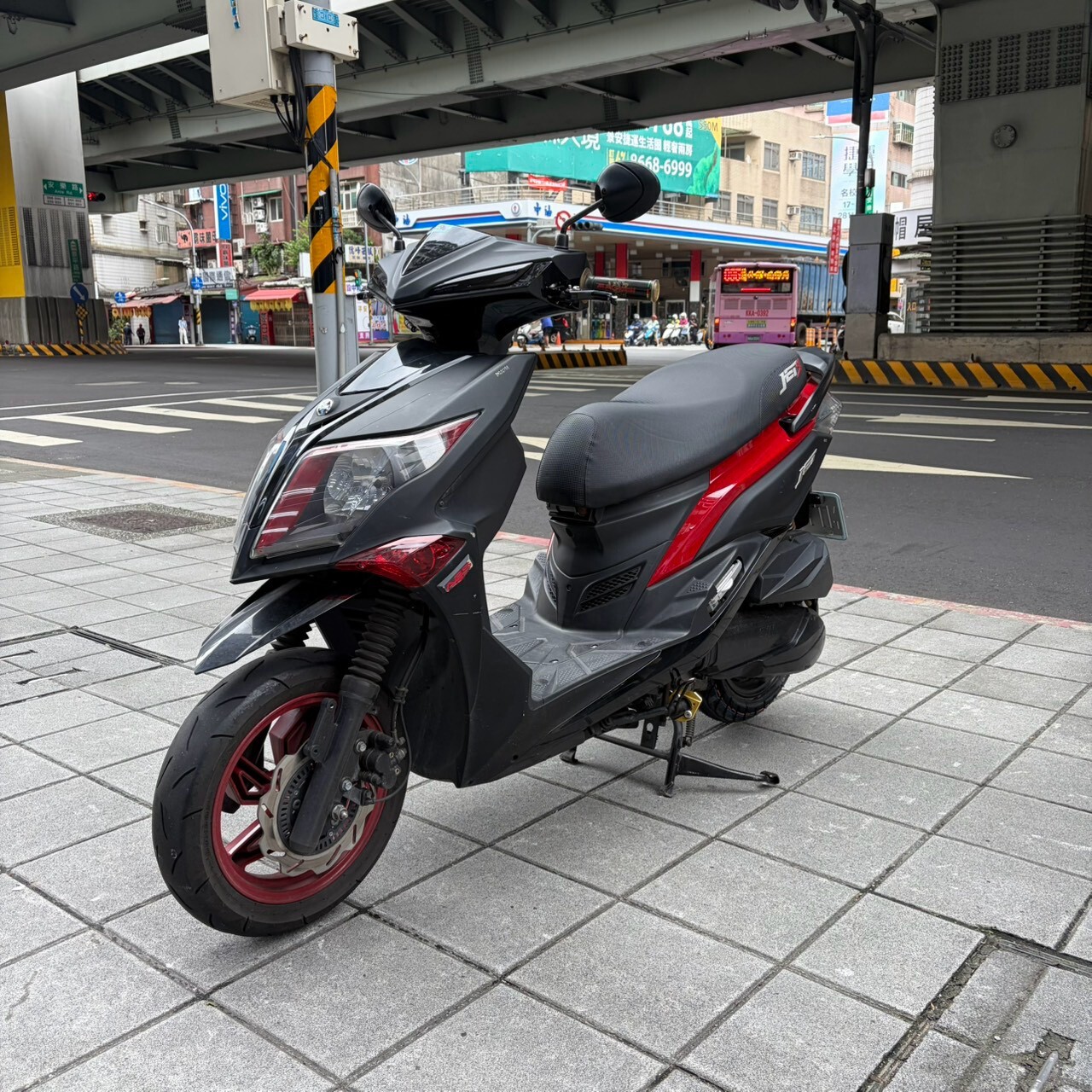 LINE_ALBUM__9357_261015_2
