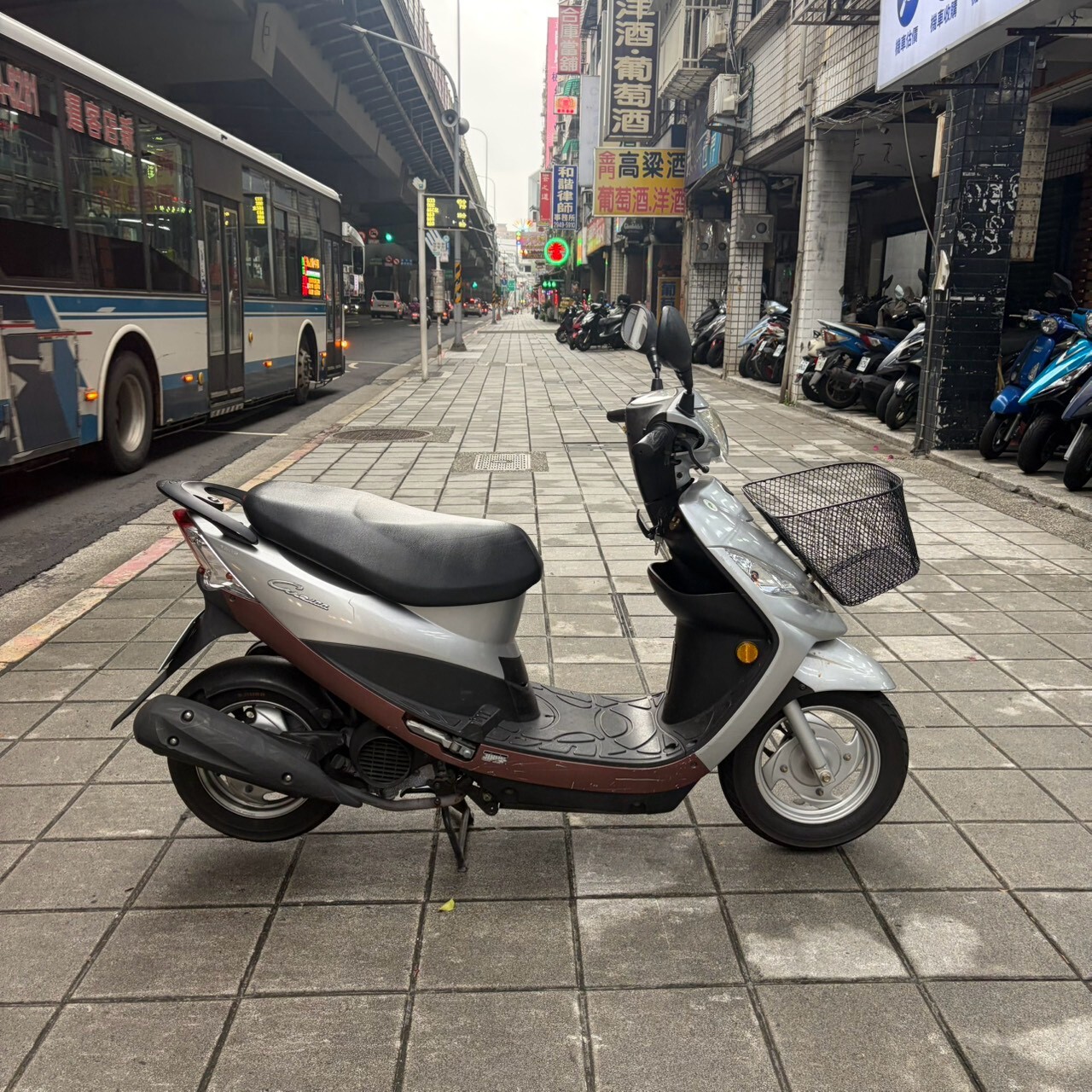 LINE_ALBUM__7790_261022_5