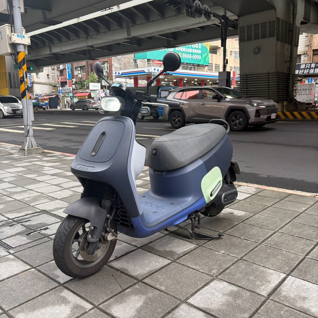 LINE_ALBUM__7072_261022_2