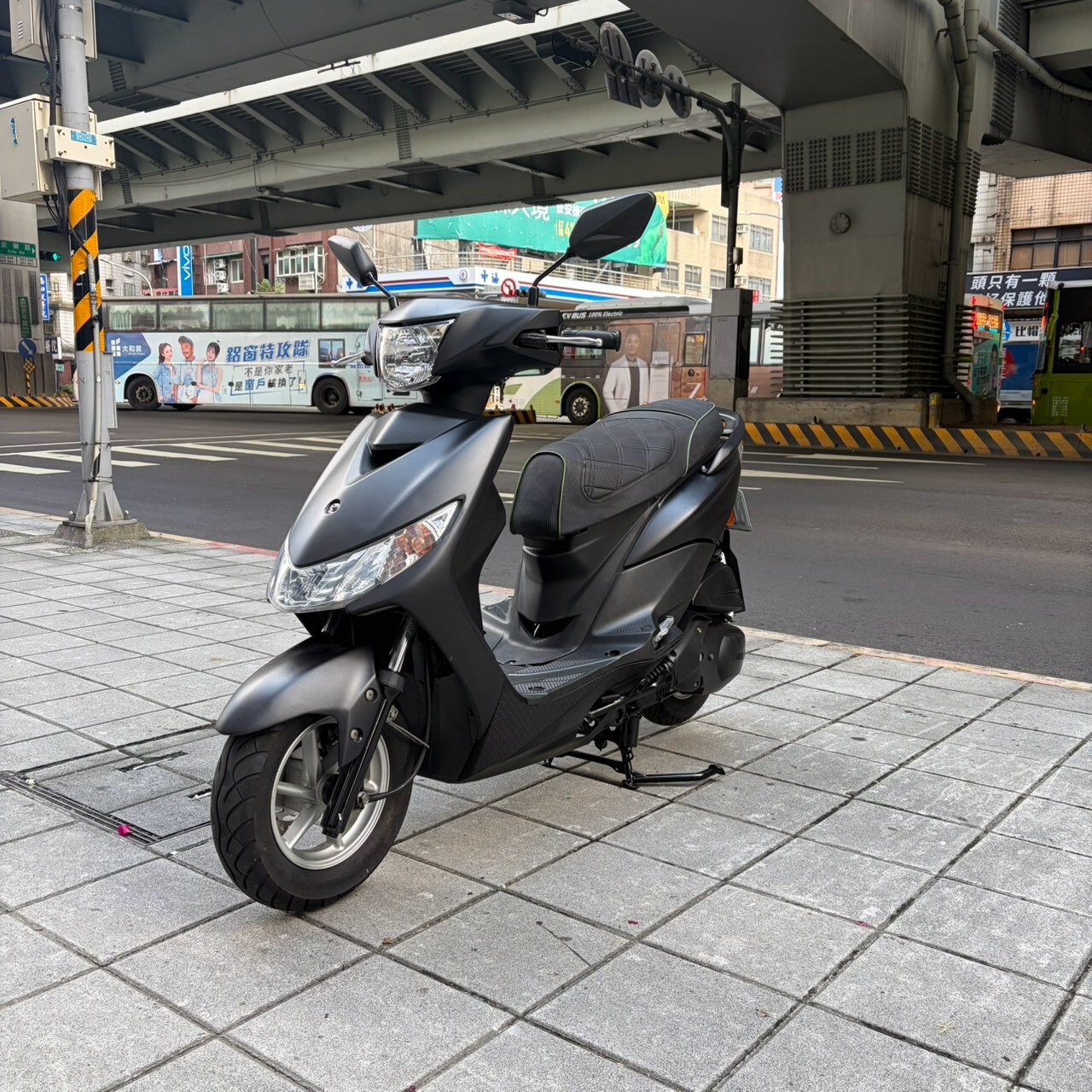 LINE_ALBUM__7782_261027_2