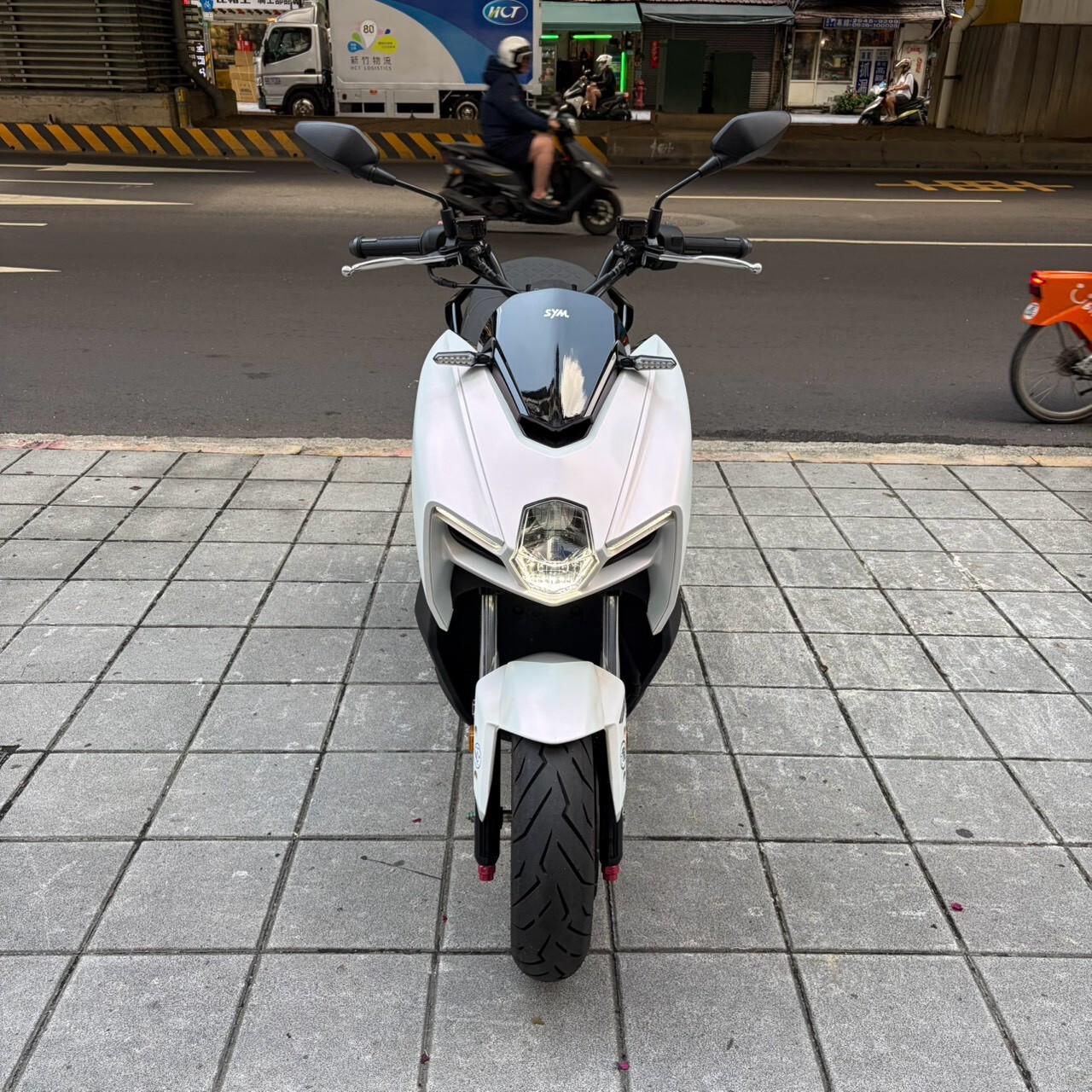 LINE_ALBUM__0279_261027_1