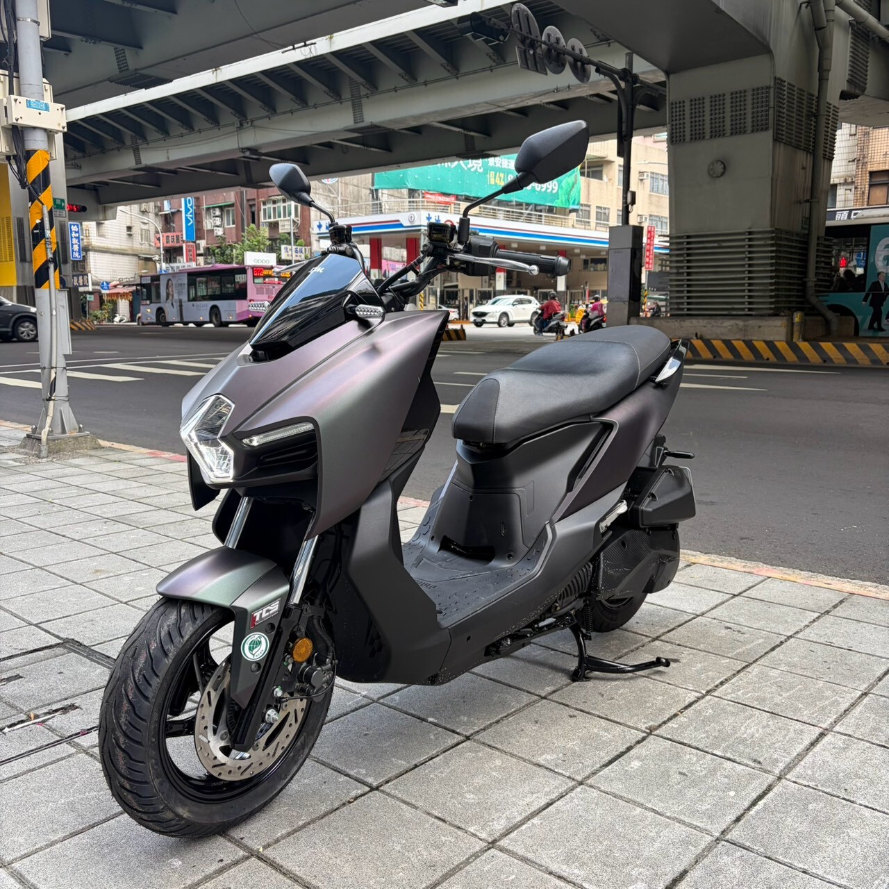 LINE_ALBUM__6000_261027_2