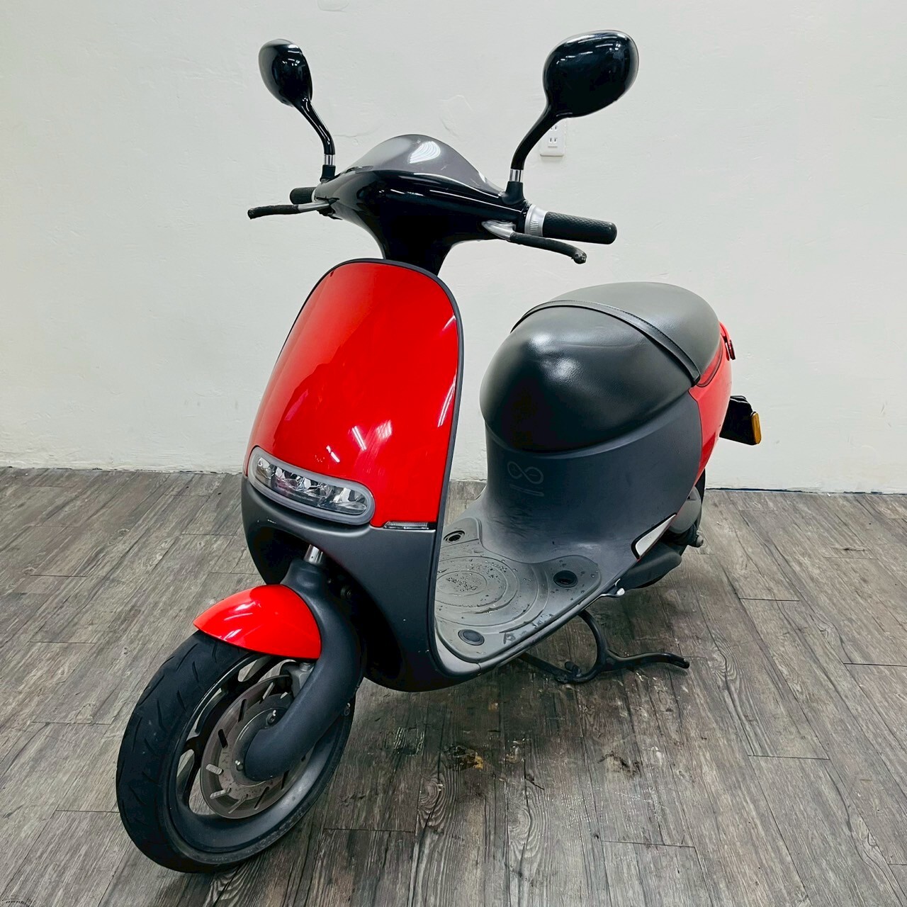 LINE_ALBUM_2017 GOGORO 1 PLUS _8010 $28000 里程10XXX 使用痕跡如圖_250422_9