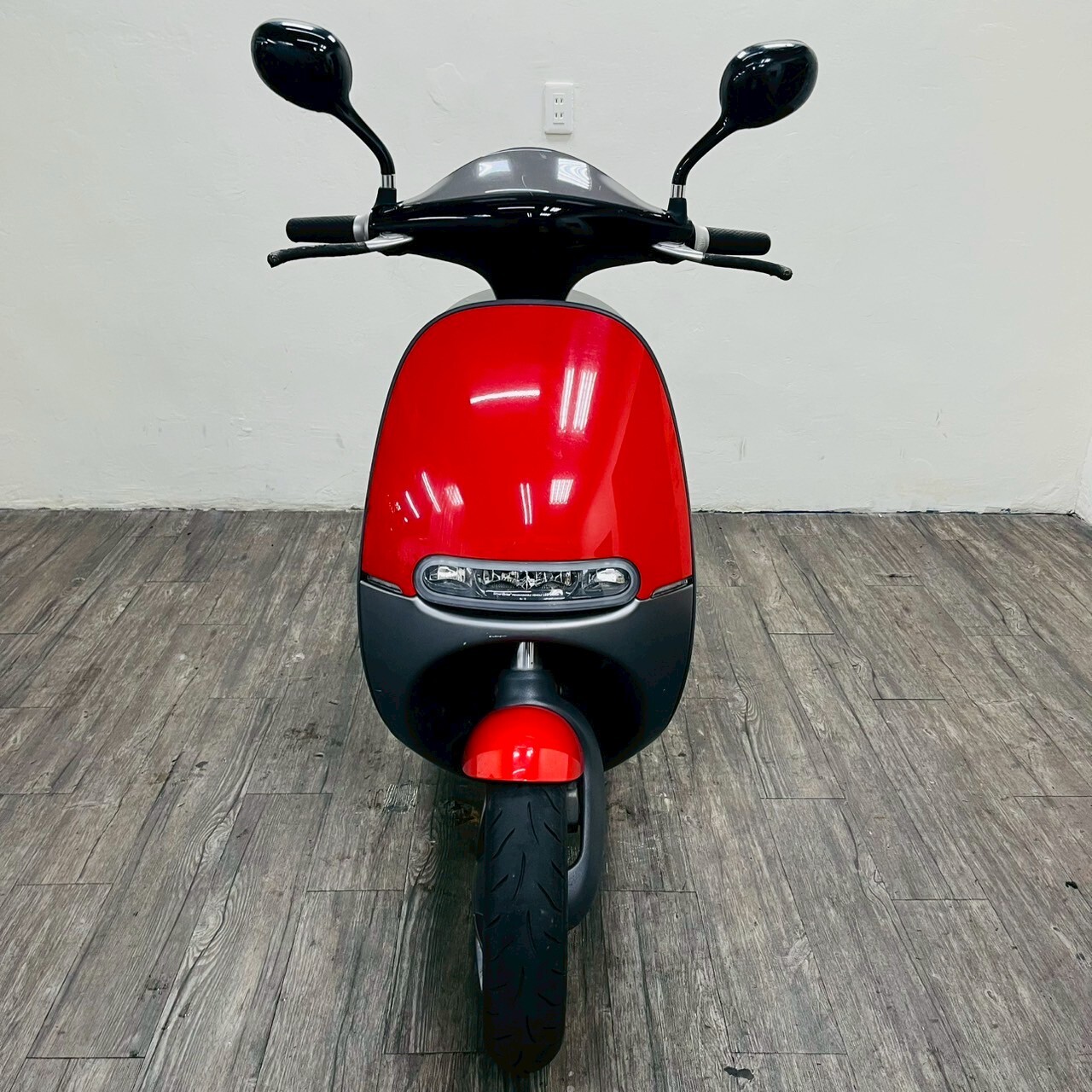 LINE_ALBUM_2017 GOGORO 1 PLUS _8010 $28000 里程10XXX 使用痕跡如圖_250422_10