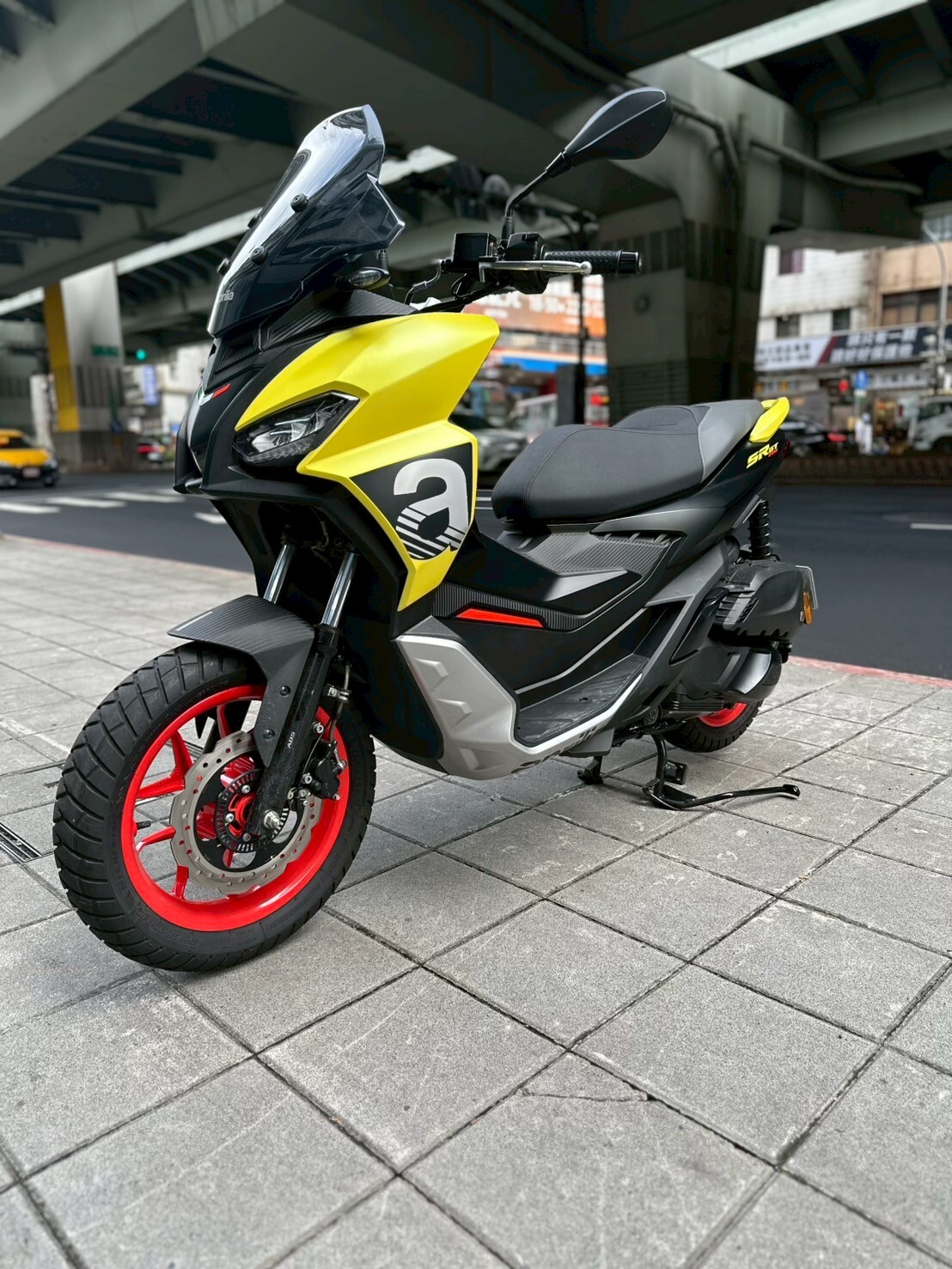 LINE_ALBUM_2022 Aprilia SR GT 200 _6930 $92000_250715_7