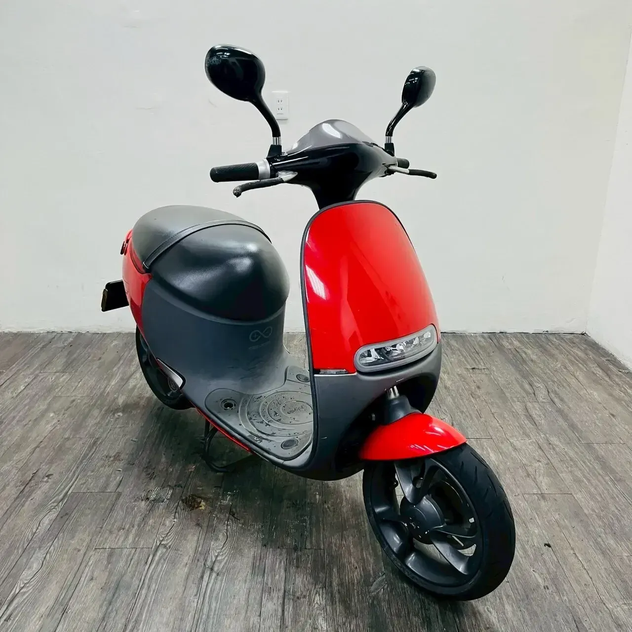 LINE_ALBUM_2017 GOGORO 1 PLUS _8010 $28000 里程10XXX 使用痕跡如圖_250422_8