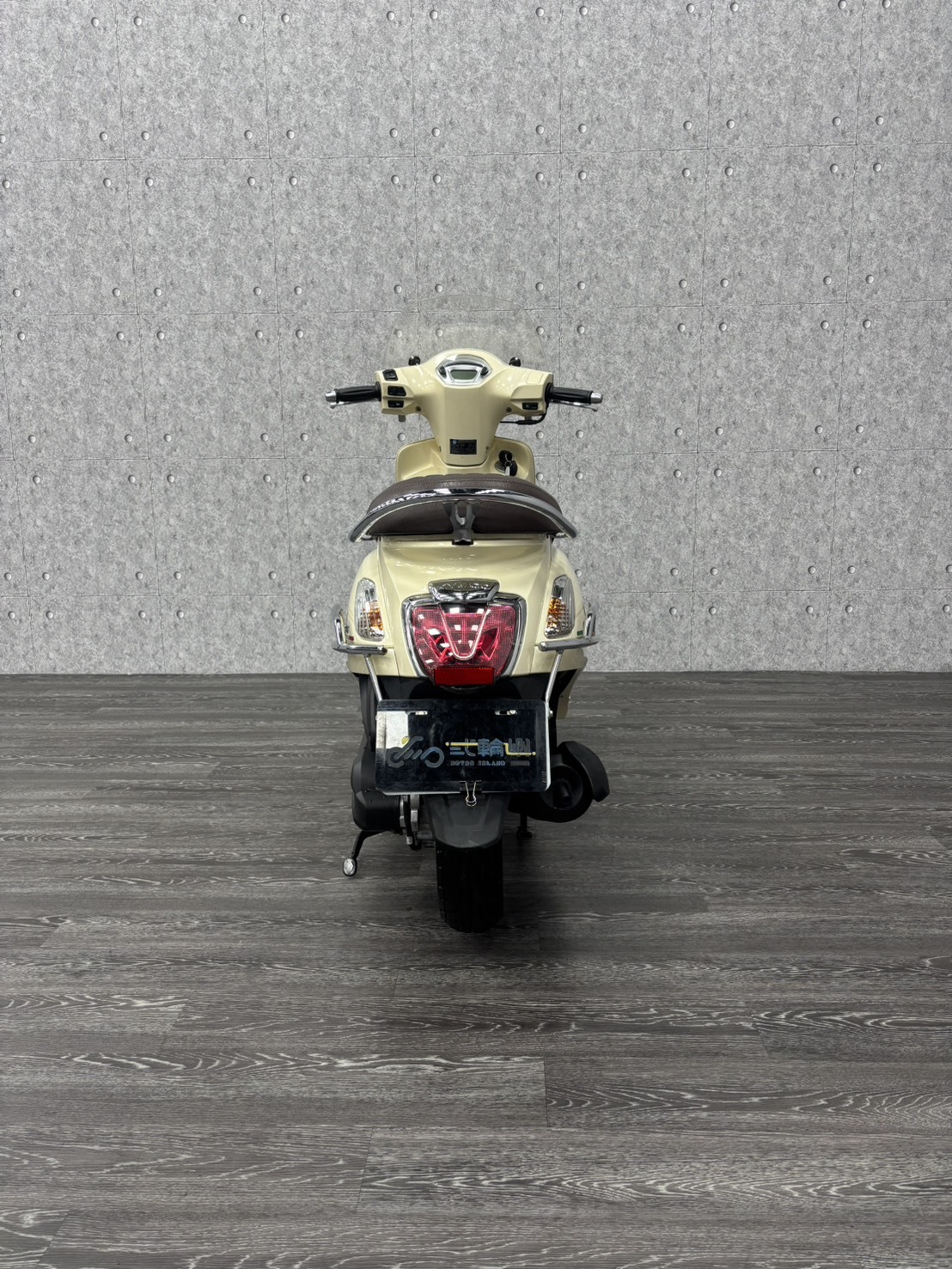 S__259776533_0