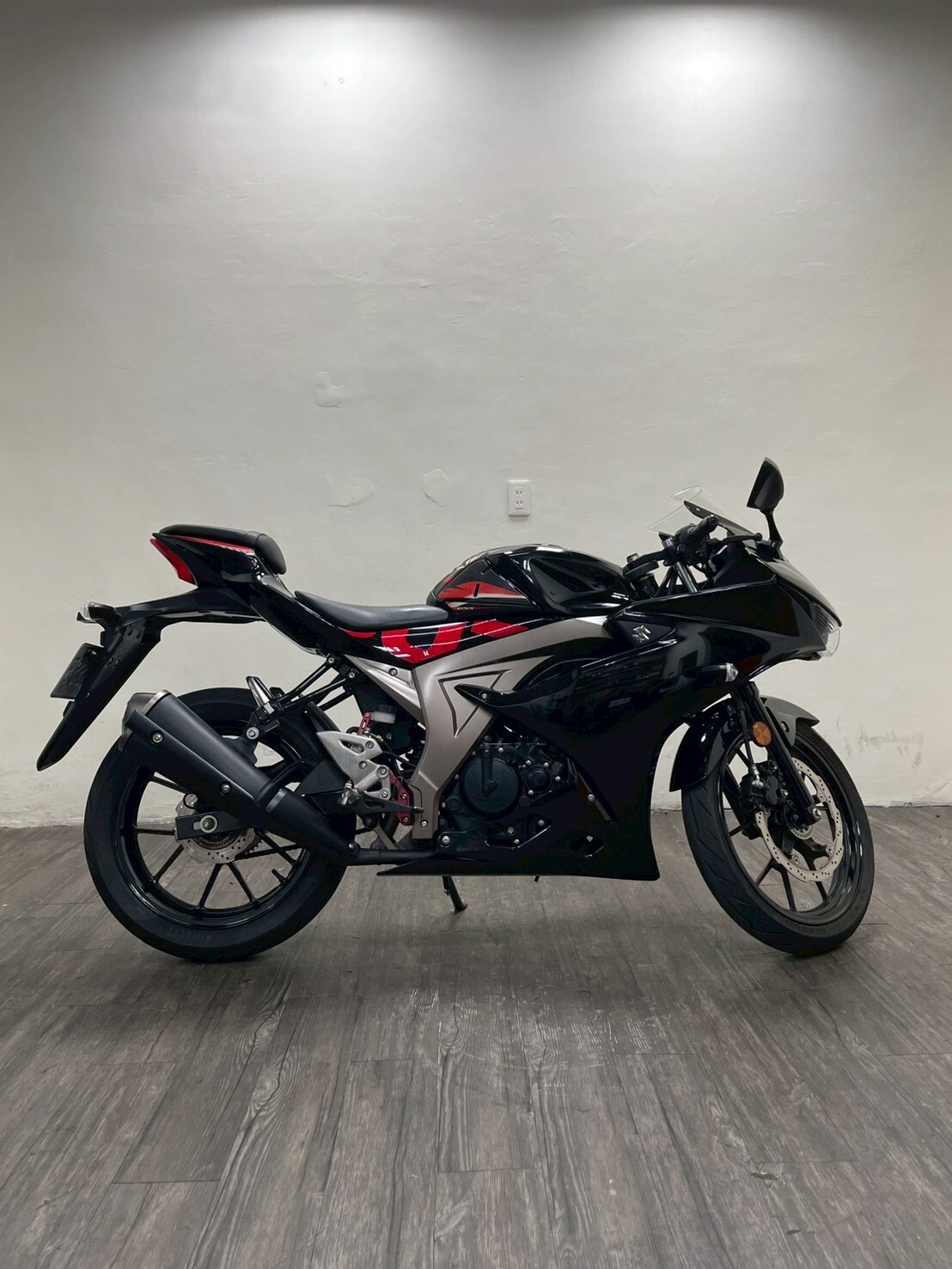 LINE_ALBUM_2018 台鈴 GSX-R150 _8993 $48000里程24XXX_251017_3