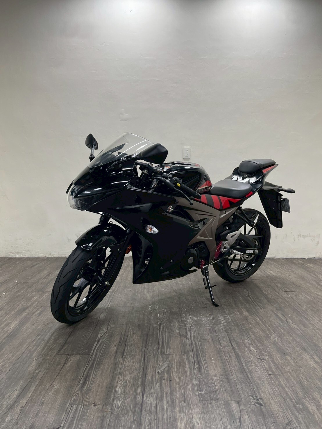 LINE_ALBUM_2018 台鈴 GSX-R150 _8993 $48000里程24XXX_251017_5