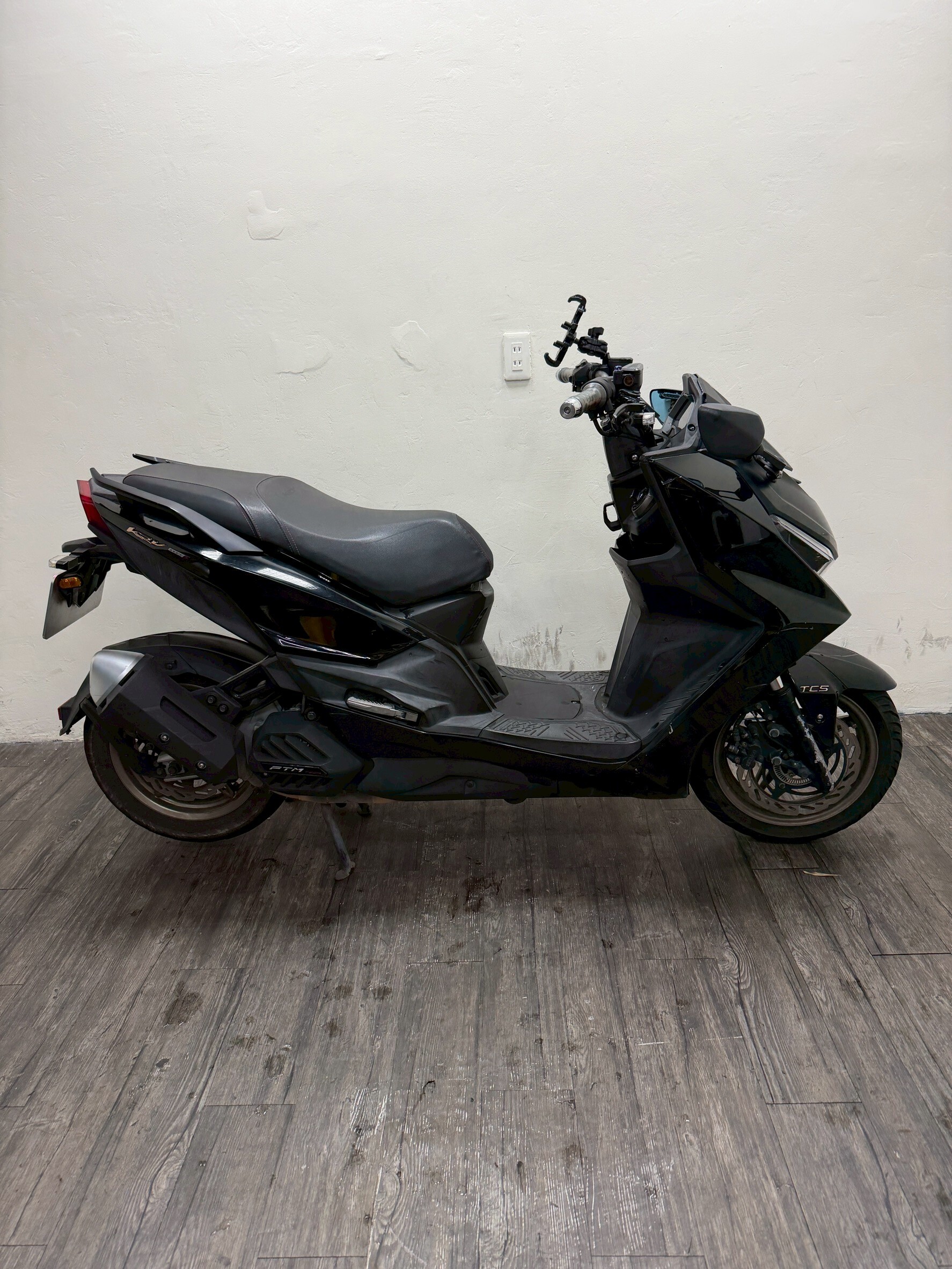 LINE_ALBUM_2022 光陽 KRV 180 ABS+TCS _9339 $72000 里程 42XXX_251021_3