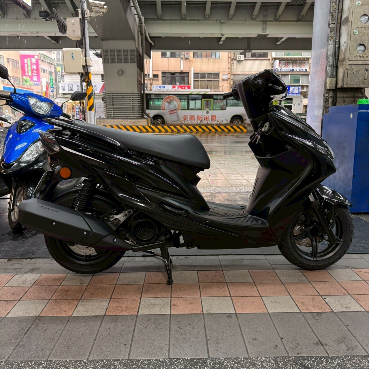 LINE_ALBUM_5288_251021_4