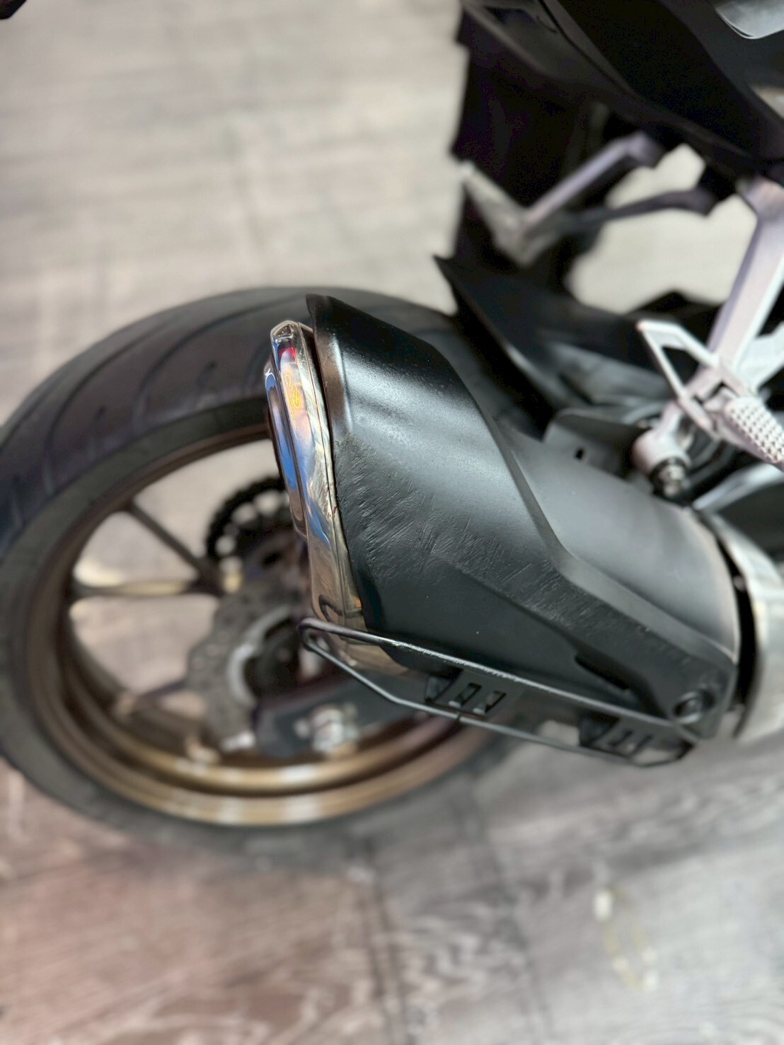 LINE_ALBUM_20年 本田 CB300R ABS _7825 20xxxkm $68000(特價現況販售)_251030_4