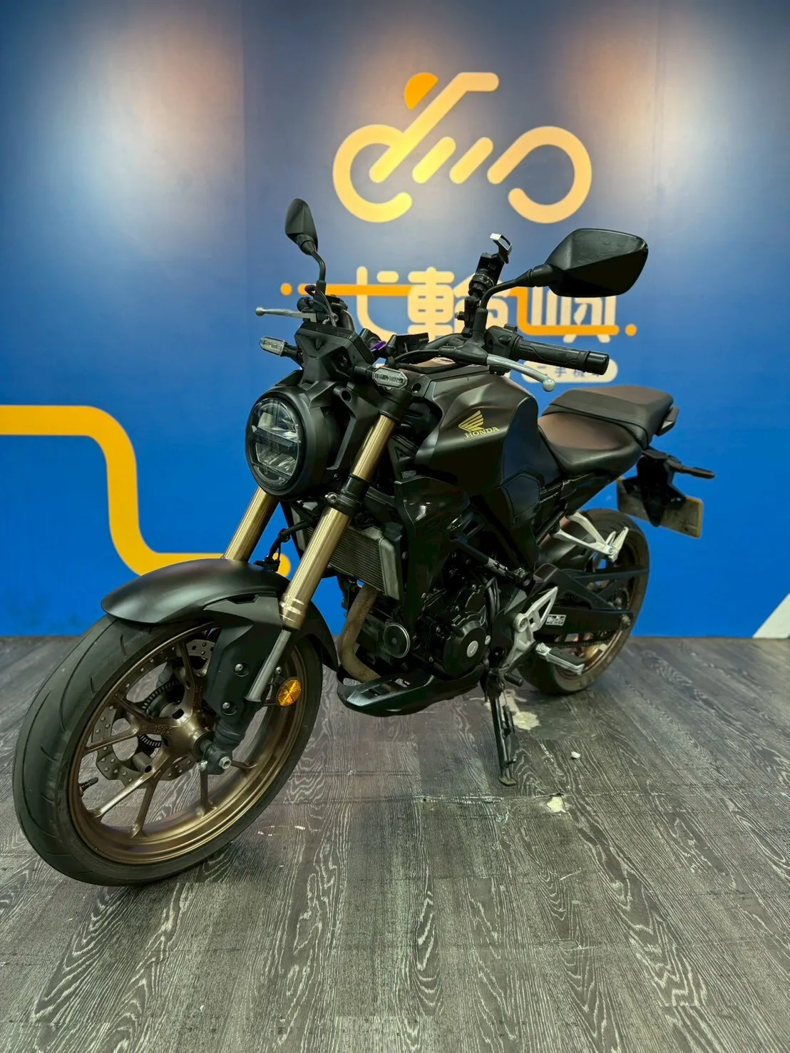 LINE_ALBUM_20年 本田 CB300R ABS _7825 20xxxkm $68000(特價現況販售)_251030_11