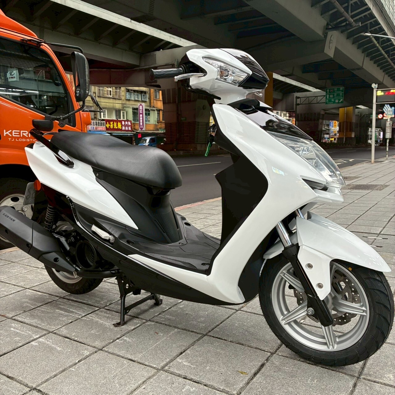 LINE_ALBUM_2015 山葉 勁戰四代 125 _6936 $43000_251031_5