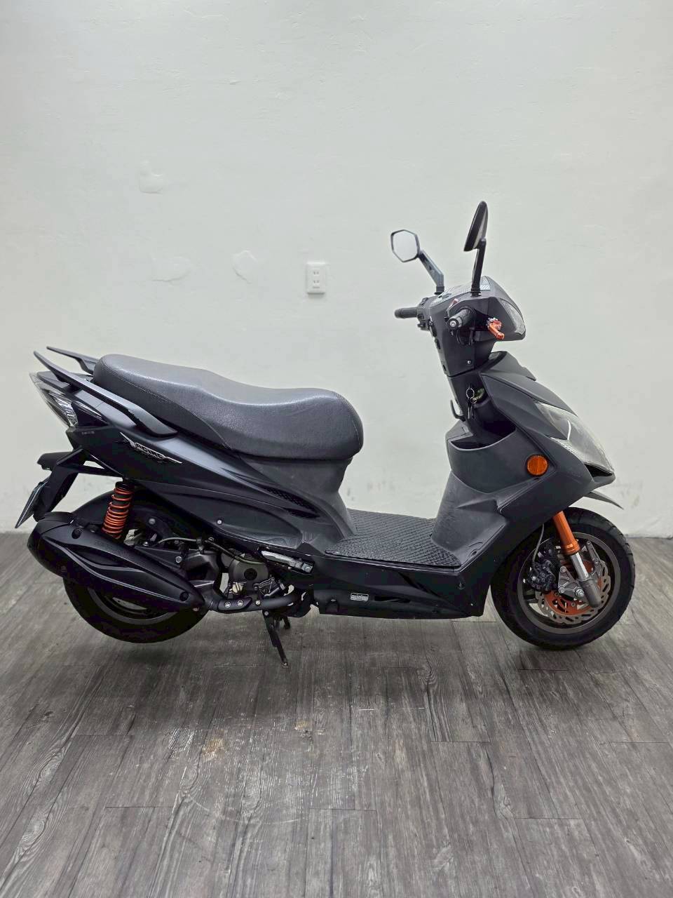 LINE_ALBUM_2019 光陽 雷霆王 180 _5253 $35000 里程19XXX_251101_4